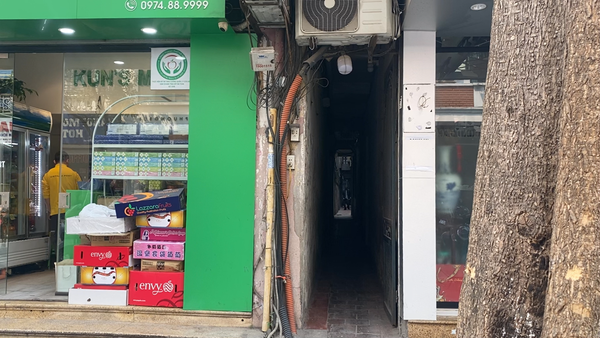 Hà Nội: Những nỗi khổ ẩn mình trong phố cổ - Ảnh 1.