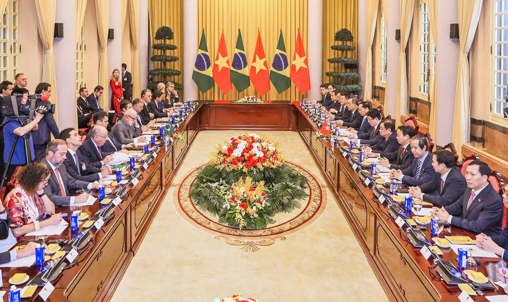 Chủ tịch nước Lương Cường chủ trì lễ đón chính thức Tổng thống Brazil- Ảnh 7.