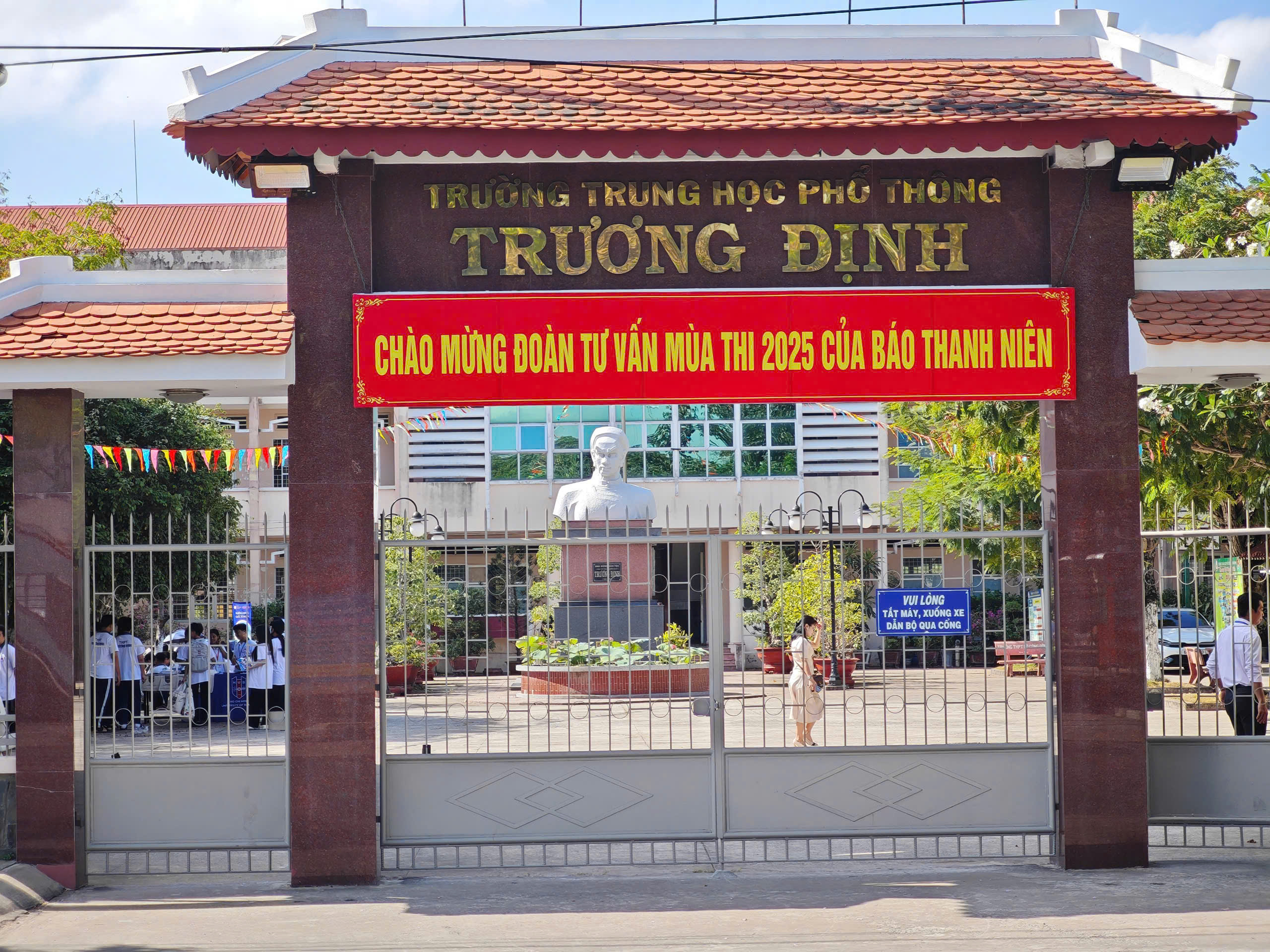 Trường học nổi tiếng vùng Gò Công sắp tròn 70 tuổi- Ảnh 3. Trường học nổi tiếng vùng Gò Công sắp tròn 70 tuổi- Ảnh 3.