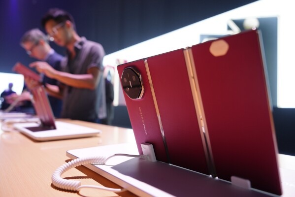 Huawei vượt khó ngoạn mục với doanh số smartphone kỷ lục 2024 - Ảnh 1.