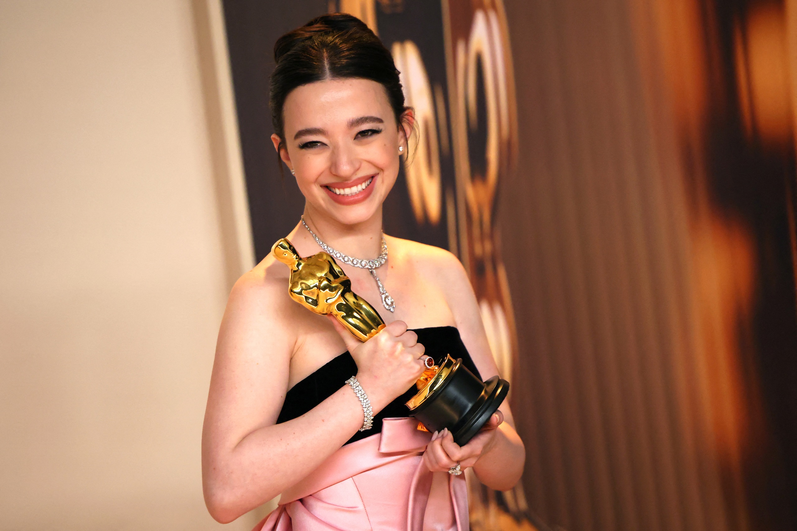 Nữ chính phim 18+ giành chiến thắng gây 'choáng' ở Oscar 2025 - Ảnh 3.