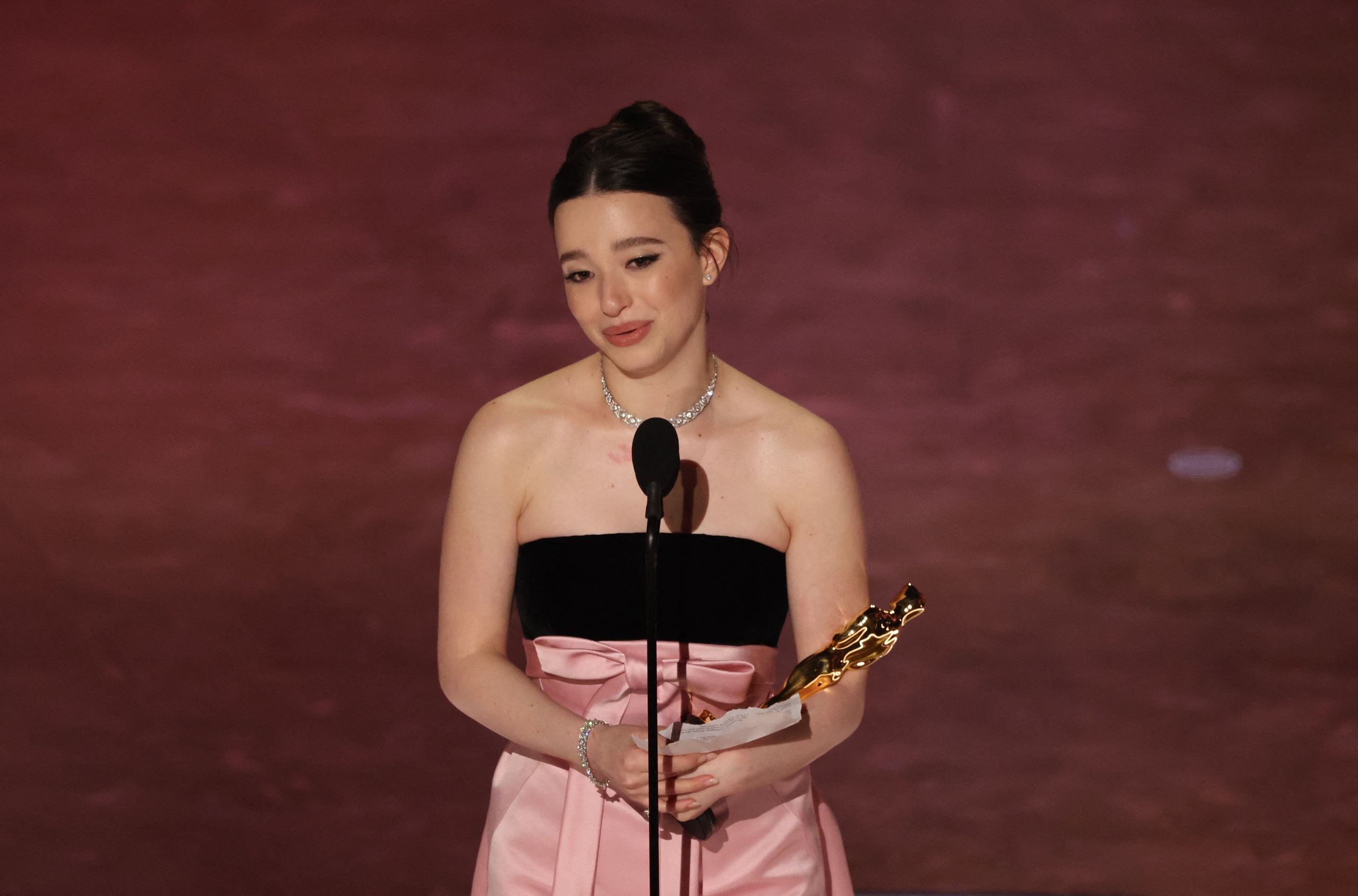 Nữ chính phim 18+ giành chiến thắng gây 'choáng' ở Oscar 2025 - Ảnh 2.