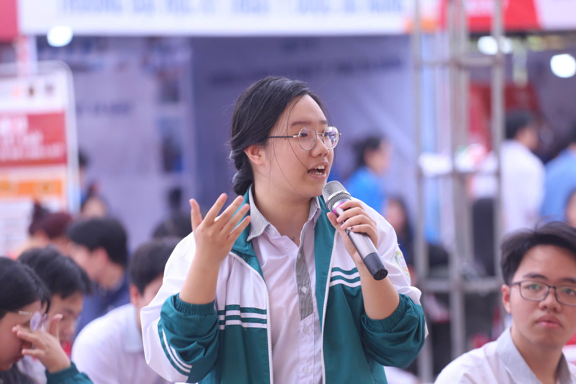 Tuyển sinh 2025: Quy đổi tương đương điểm trúng tuyển để đảm bảo công bằng - Ảnh 1.