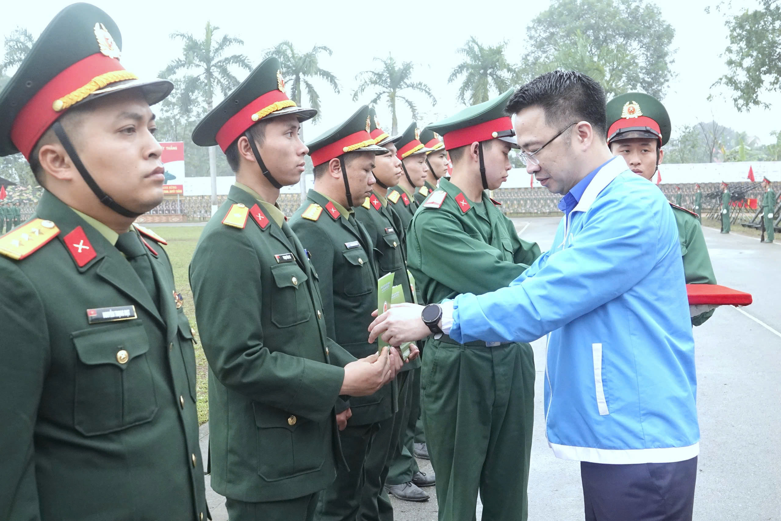 Tháng Thanh niên 2025: Tuổi trẻ Quân đội thi đua hoàn thành nhiệm vụ- Ảnh 2.