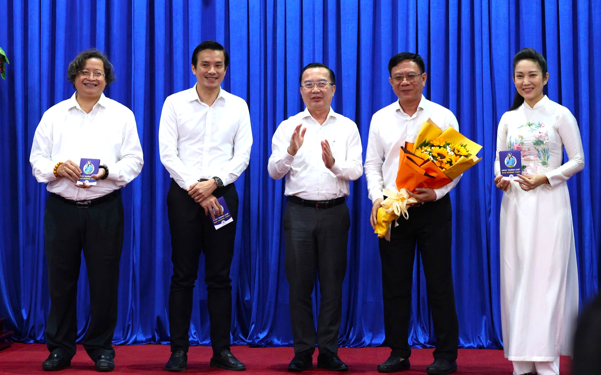 Sở Văn hóa và Thể thao TP.HCM nhận thêm nhiệm vụ quản lý báo chí, xuất bản- Ảnh 1. Sở Văn hóa và Thể thao TP.HCM nhận thêm nhiệm vụ quản lý báo chí, xuất bản- Ảnh 1.
