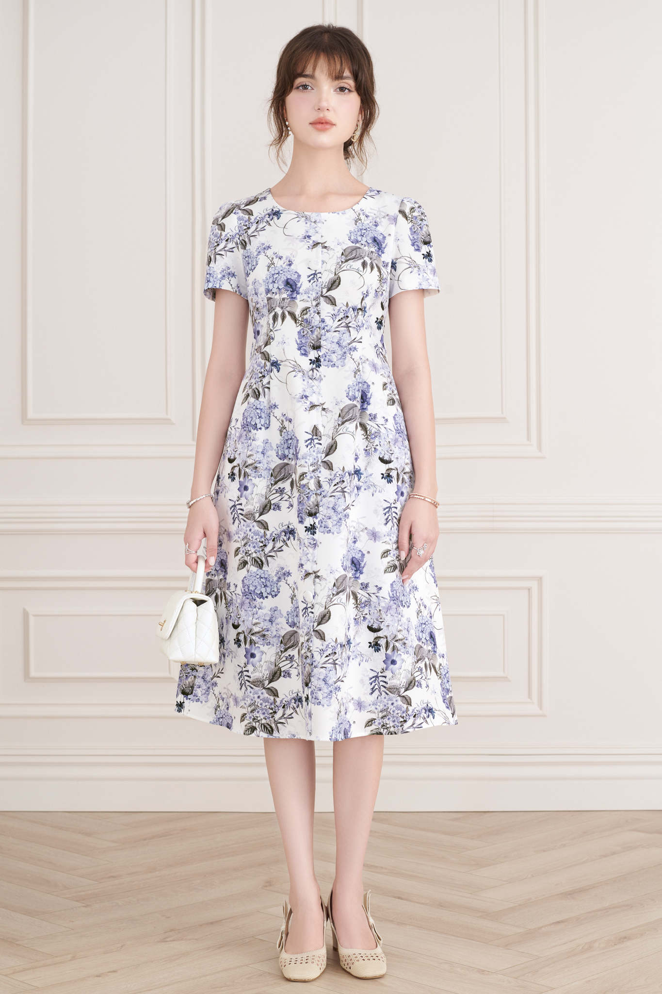 Wear a graceful, gentle and individual dress - Photo 10. Diện đầm suông thanh thoát, dịu dàng mà cá tính- Ảnh 10.