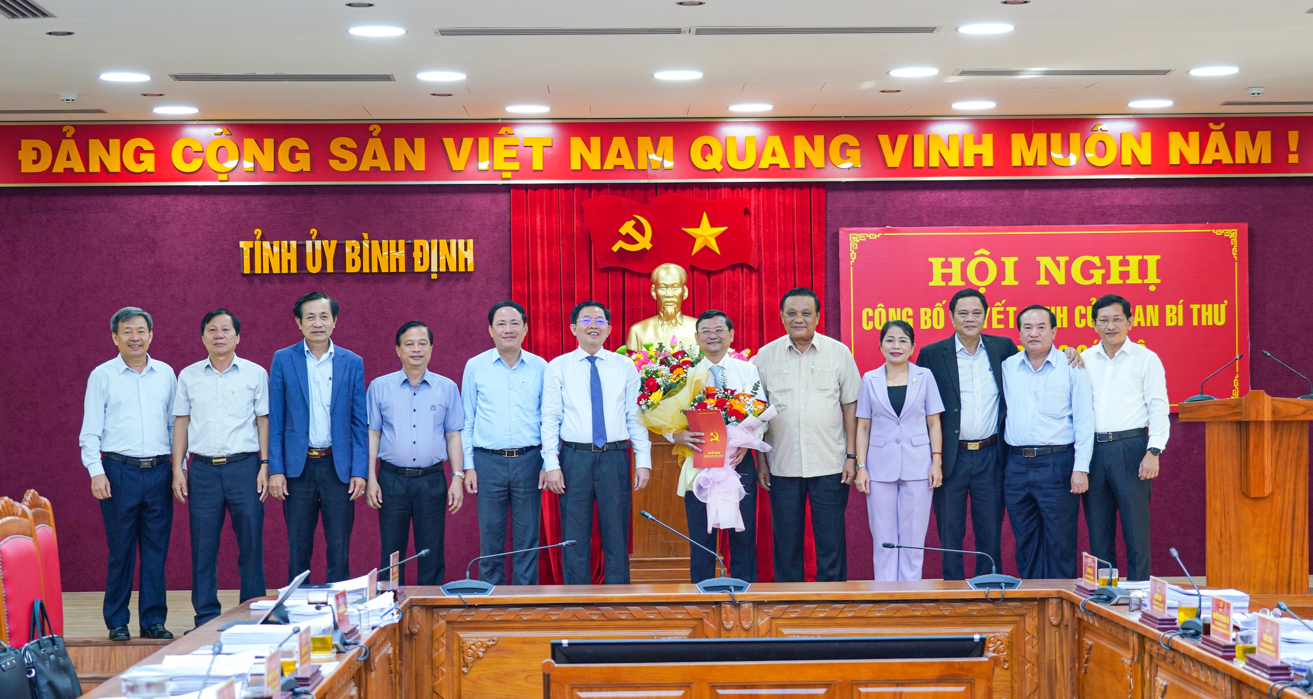 Ông Nguyễn Tự Công Hoàng tham gia Ban Thường vụ Tỉnh ủy Bình Định - Ảnh 1.