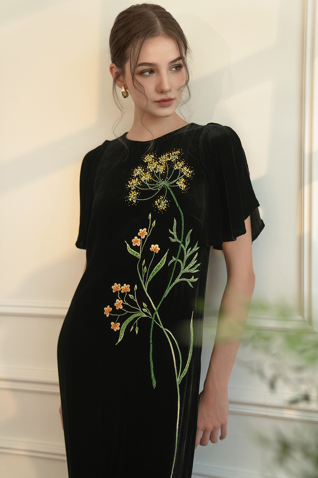 Wear a graceful, gentle and individual dress - Photo 5. Diện đầm suông thanh thoát, dịu dàng mà cá tính- Ảnh 5.