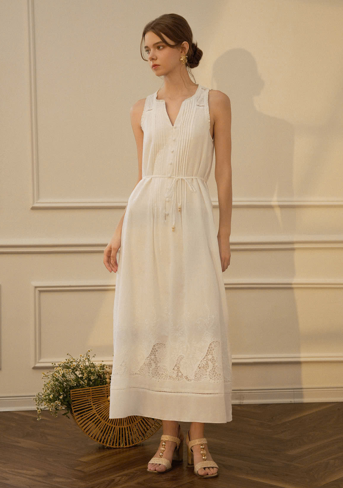 Wear a graceful, gentle and individual dress - Photo 3. Diện đầm suông thanh thoát, dịu dàng mà cá tính- Ảnh 3.