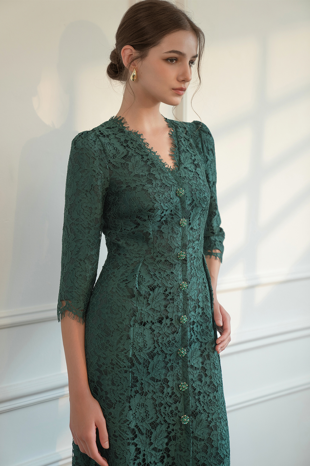 Wear a graceful, gentle and individual dress - Photo 12. Diện đầm suông thanh thoát, dịu dàng mà cá tính- Ảnh 12.