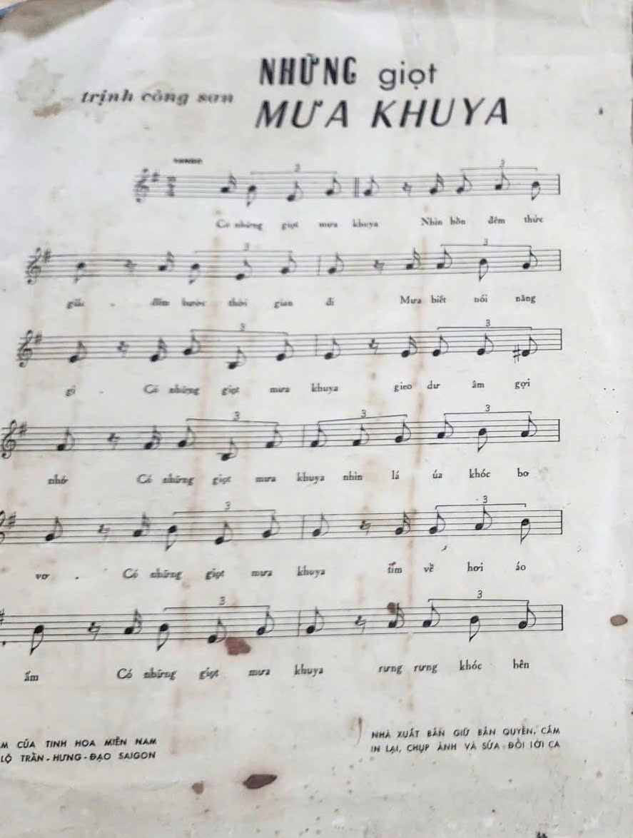 Touching images of singer Khánh Ly visiting the old home of musician Trịnh Công Sơn - Photo 12. Xúc động hình ảnh ca sĩ Khánh Ly thăm nhà xưa của nhạc sĩ Trịnh Công Sơn- Ảnh 12.