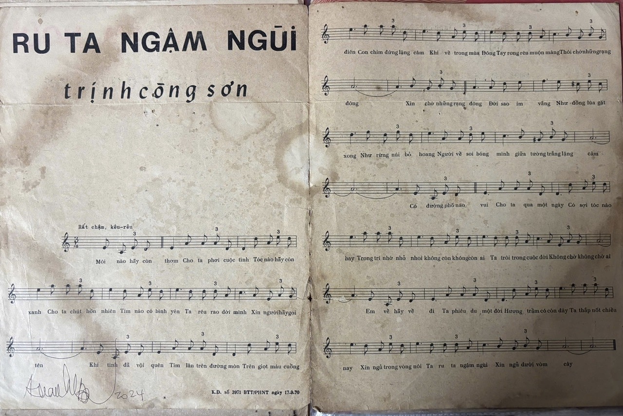 Touching images of singer Khánh Ly visiting the old home of musician Trịnh Công Sơn - Photo 14. Xúc động hình ảnh ca sĩ Khánh Ly thăm nhà xưa của nhạc sĩ Trịnh Công Sơn- Ảnh 14.