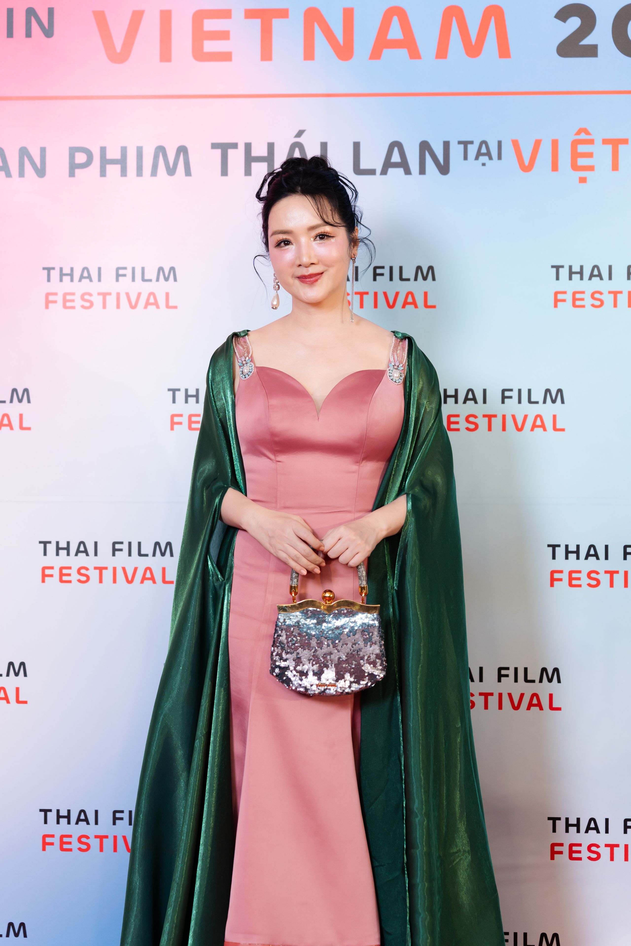 Diễn vi&ecirc;n Kim Tuyến 'đọ sắc' Hoa hậu To&agrave;n cầu 2025 - Ảnh 3.