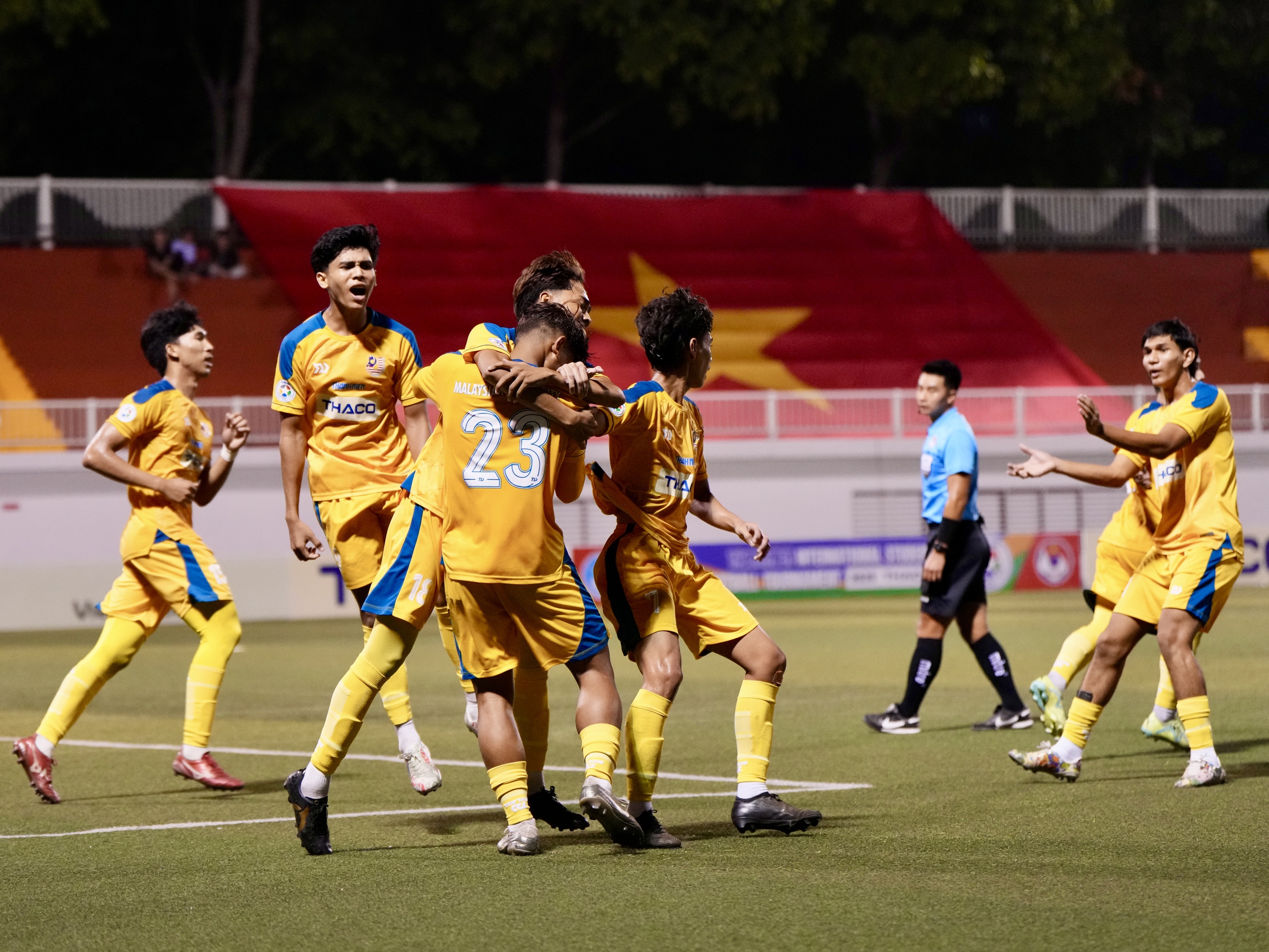 Ngày mai rời xa TP.HCM, các cầu thủ hẳn nhớ mãi những hình ảnh này- Ảnh 2. Ngày mai rời xa TP.HCM, các cầu thủ hẳn nhớ mãi những hình ảnh này- Ảnh 2.