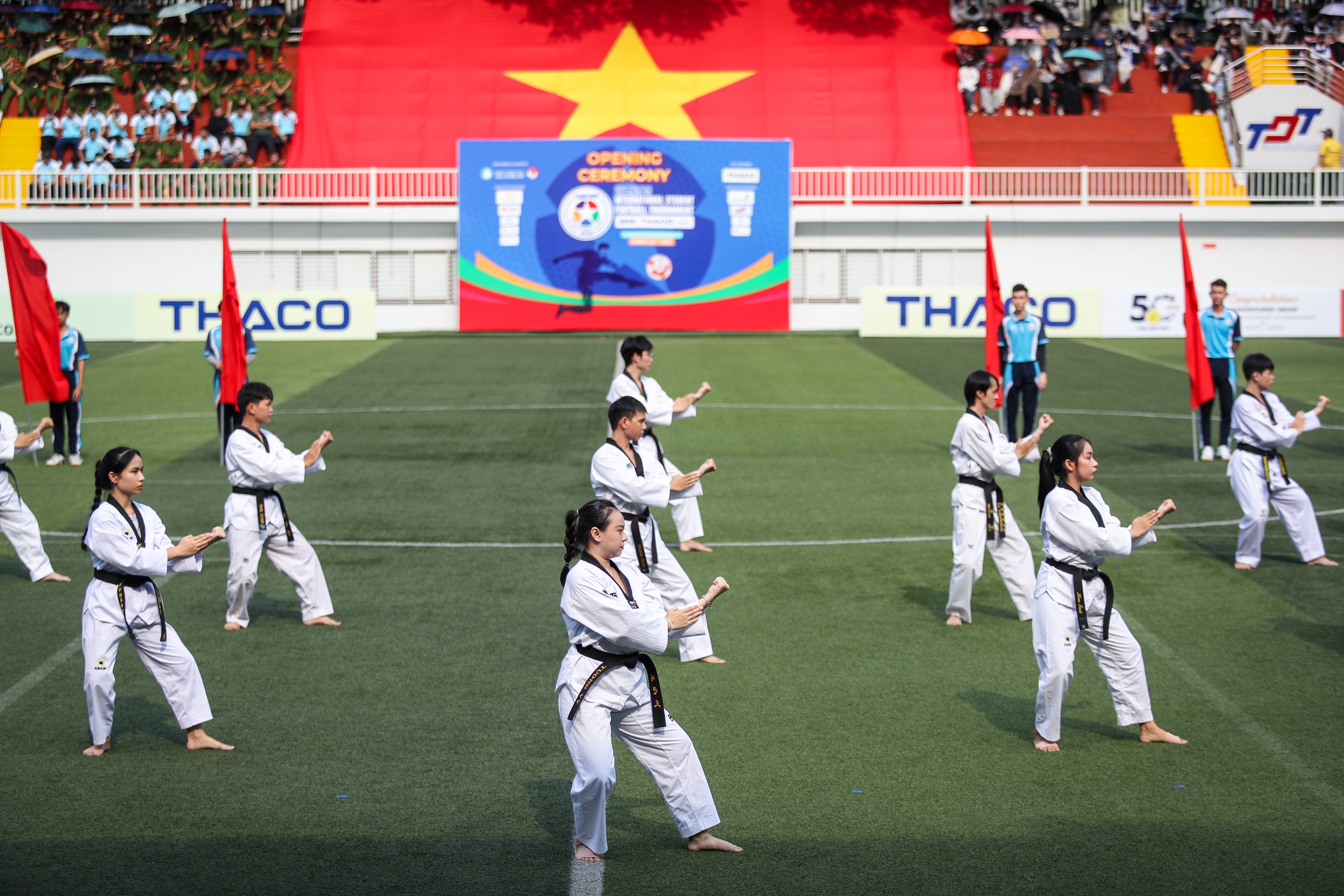Ngày mai rời xa TP.HCM, các cầu thủ hẳn nhớ mãi những hình ảnh này- Ảnh 8. Ngày mai rời xa TP.HCM, các cầu thủ hẳn nhớ mãi những hình ảnh này- Ảnh 8.