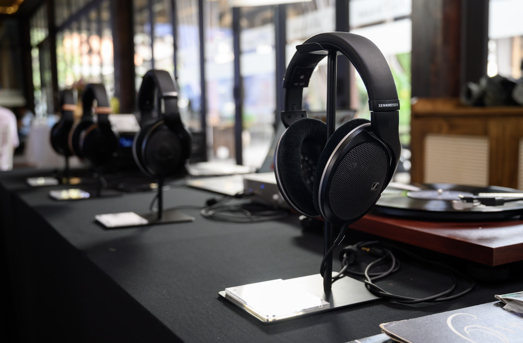 সেনহাইজারের নতুন হেডফোন: অডিওপ্রেমীদের জন্য HD 505 এবং HD 550 আবিষ্কার করুন - ছবি 1। Sennheiser tai nghe mới: Khám phá HD 505 và HD 550 cho audiophile - Ảnh 1.