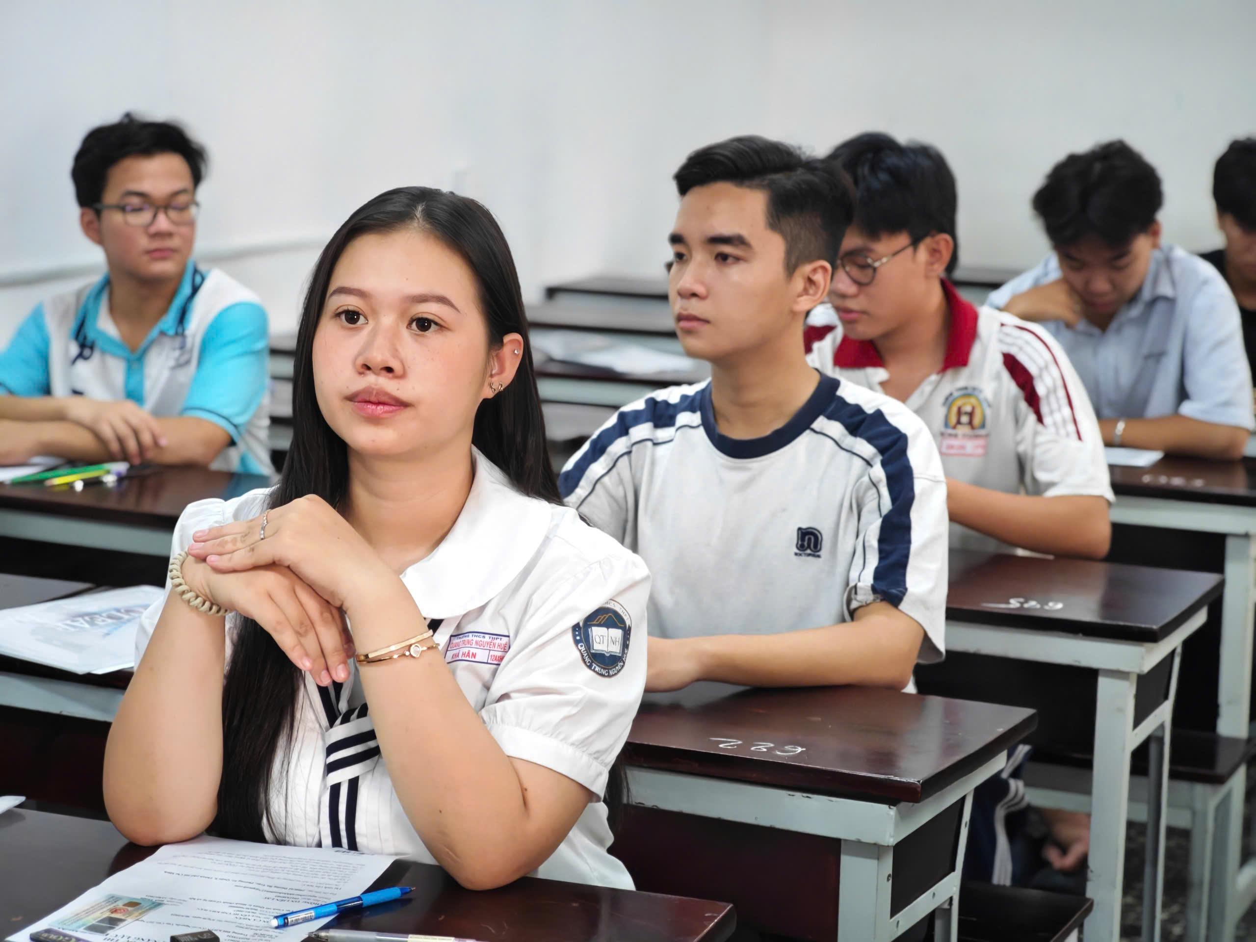 Thí sinh lo lắng kiến thức thi Đánh giá năng lực: 'Phải đọc lại SGK cấp 1,2'- Ảnh 1.