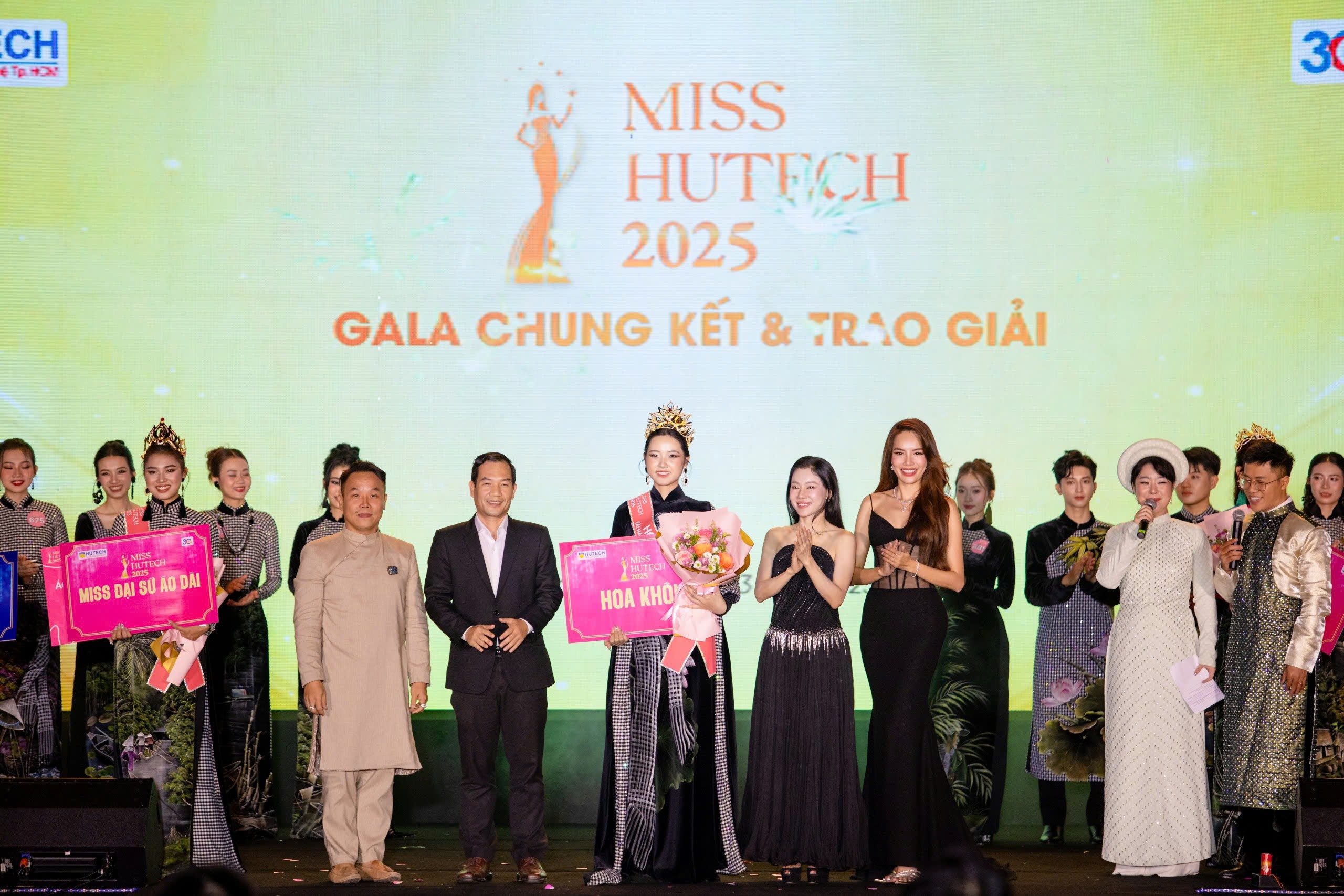 Hành trình 'lột xác’ từ cô gái tự ti đến Miss HUTECH 2025 - Ảnh 2.