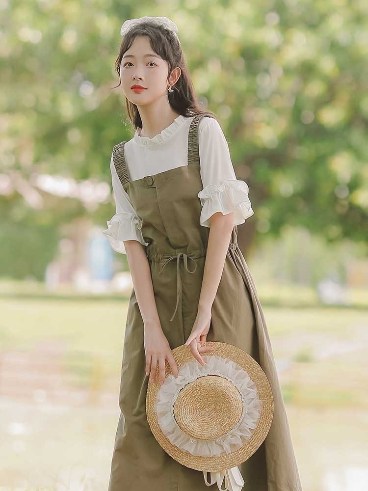 Mê quên lối về với các kiểu váy yếm trẻ trung ngày hè- Ảnh 3. Mê quên lối về với các kiểu váy yếm trẻ trung ngày hè- Ảnh 3.