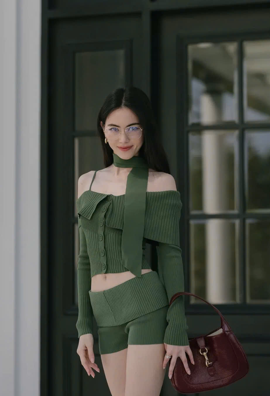 Draag sexy low-rise mode van broeken tot rokken - Foto 3. Diện mốt cạp trễ gợi cảm từ quần cho đến chân váy- Ảnh 3.