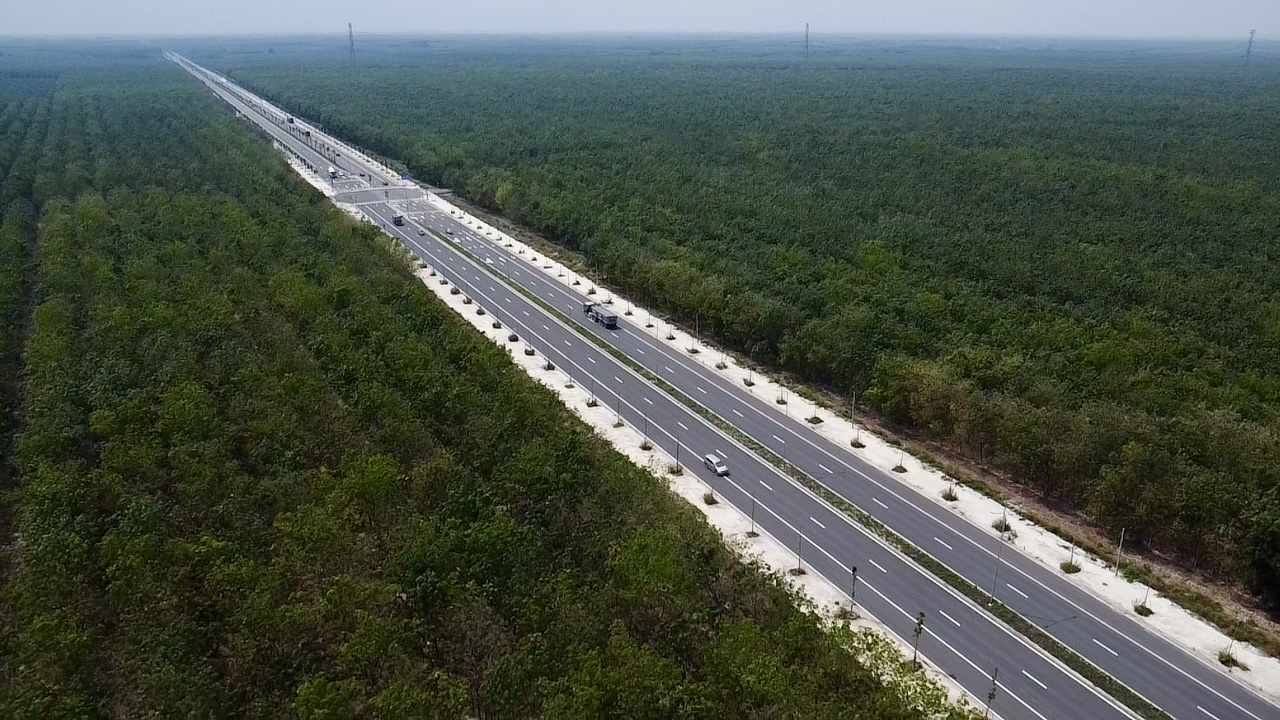 Cao tốc TP.HCM - Thủ Dầu Một - Chơn Thành có hơn 12 km xuyên rừng cao su- Ảnh 2.