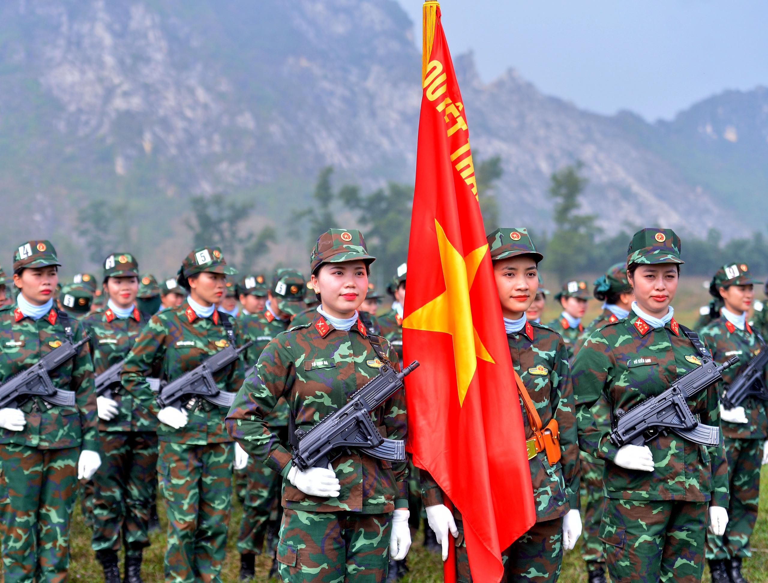 Đại tướng Nguyễn Tân Cương thị sát, tận tay hướng dẫn chiến sĩ diễu binh diễu hành- Ảnh 1. Đại tướng Nguyễn Tân Cương thị sát, tận tay hướng dẫn chiến sĩ diễu binh diễu hành- Ảnh 1.