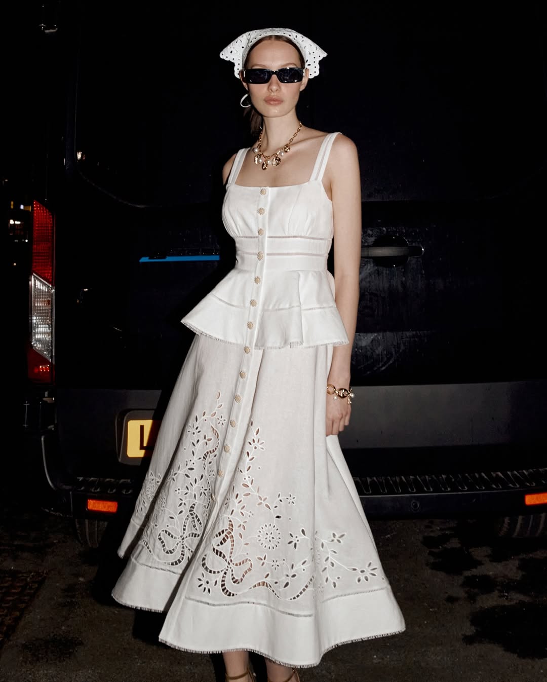 Minimalistische zomer maxi-jurk, koel als de wind - Foto 7. Váy maxi hè tối giản, mát dịu như làn gió- Ảnh 7.