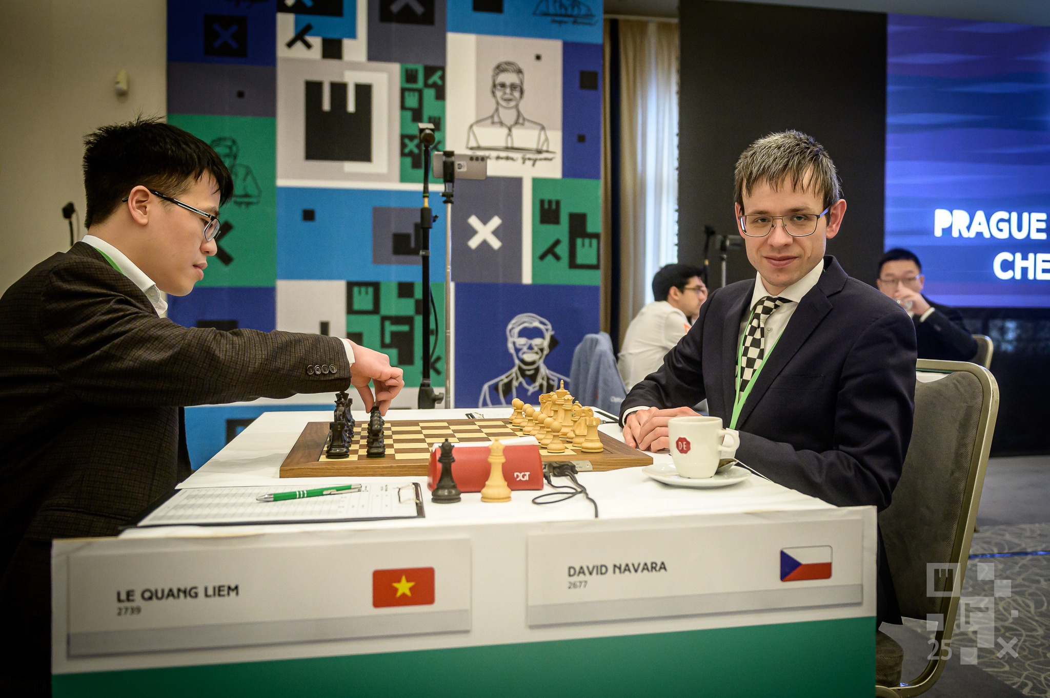 Kỳ thủ Lê Quang Liêm 'vua hòa' tại giải Prague International Chess Festival 2025- Ảnh 1. Kỳ thủ Lê Quang Liêm 'vua hòa' tại giải Prague International Chess Festival 2025- Ảnh 1.