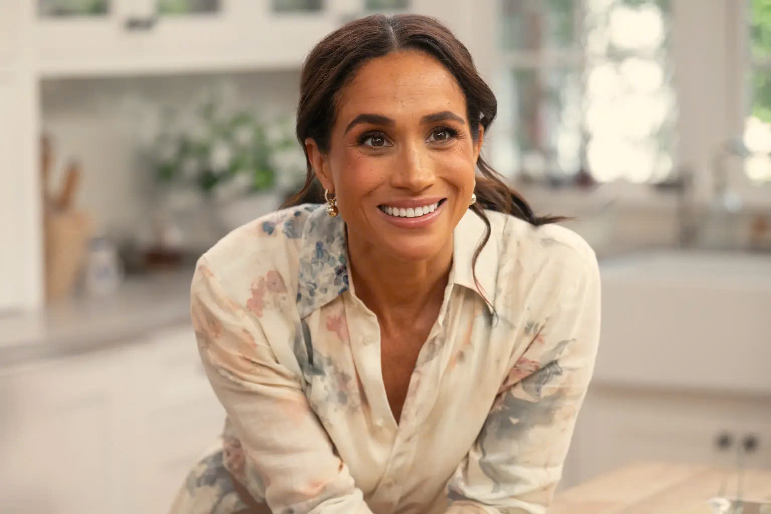 Meghan Markle mỉa mai cuộc sống hoàng gia trước mặt Hoàng tử Harry