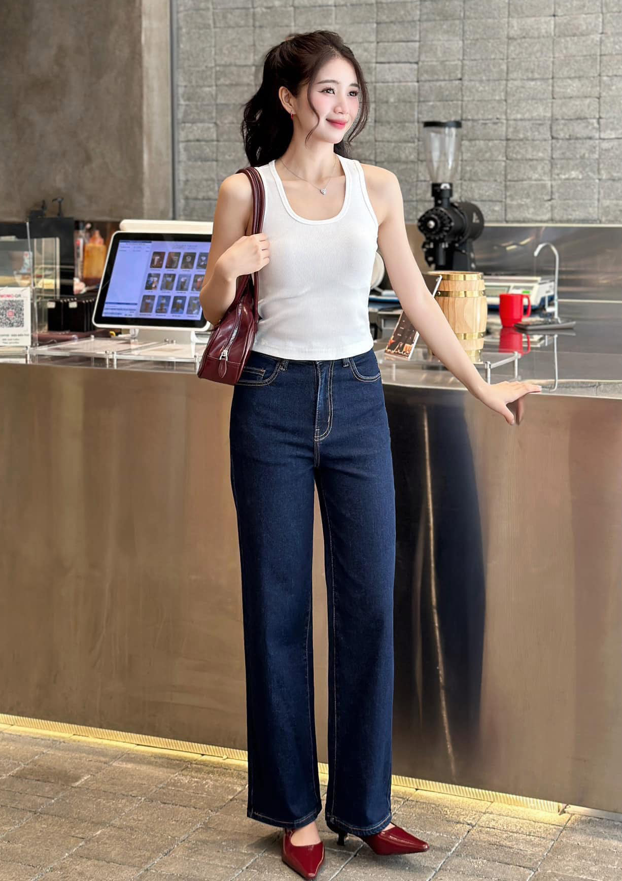 ស្វែងរកខោខូវប៊យដ៏ល្អឥតខ្ចោះសម្រាប់រូបរាងរាងកាយនីមួយៗ៖ អាថ៌កំបាំងនៃរូបរាងឡូយឆាយ និងផាសុកភាព - រូបថត ៣. Đi tìm quần jeans hoàn hảo cho mọi vóc dáng: Bí quyết tôn dáng và thỏai mái - Ảnh 3.