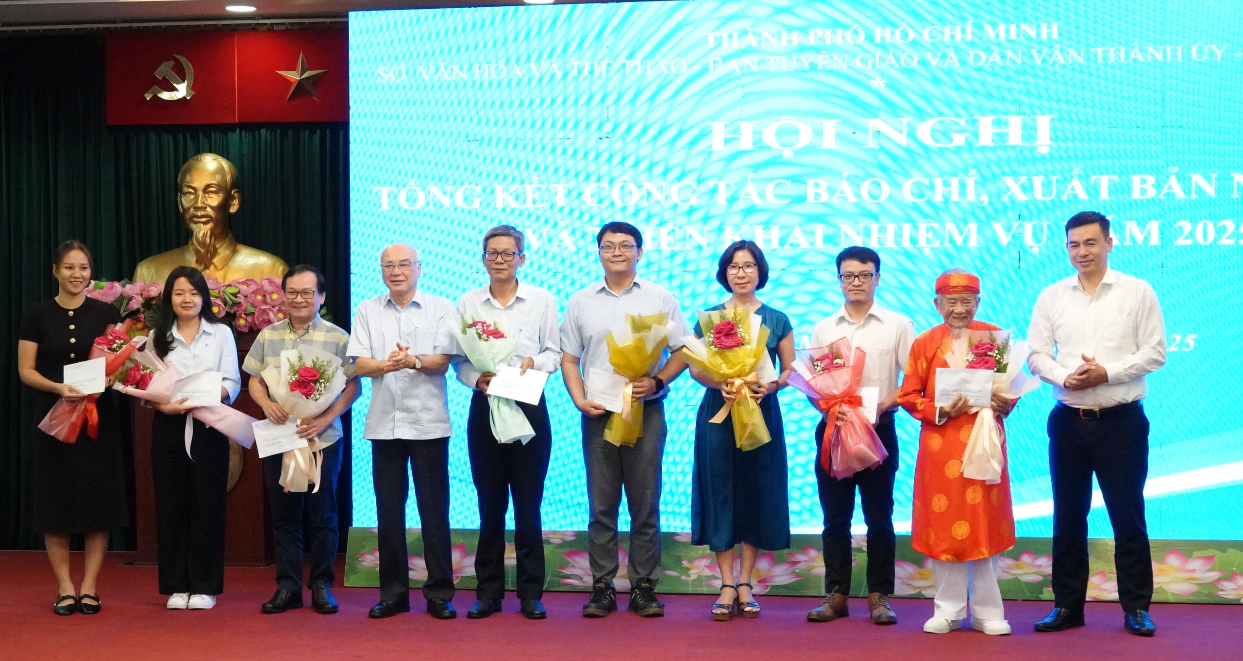 Ông Nguyễn Thanh Nghị mong báo chí TP.HCM lấy cái đẹp dẹp cái xấu- Ảnh 3. Ông Nguyễn Thanh Nghị mong báo chí TP.HCM lấy cái đẹp dẹp cái xấu- Ảnh 3.