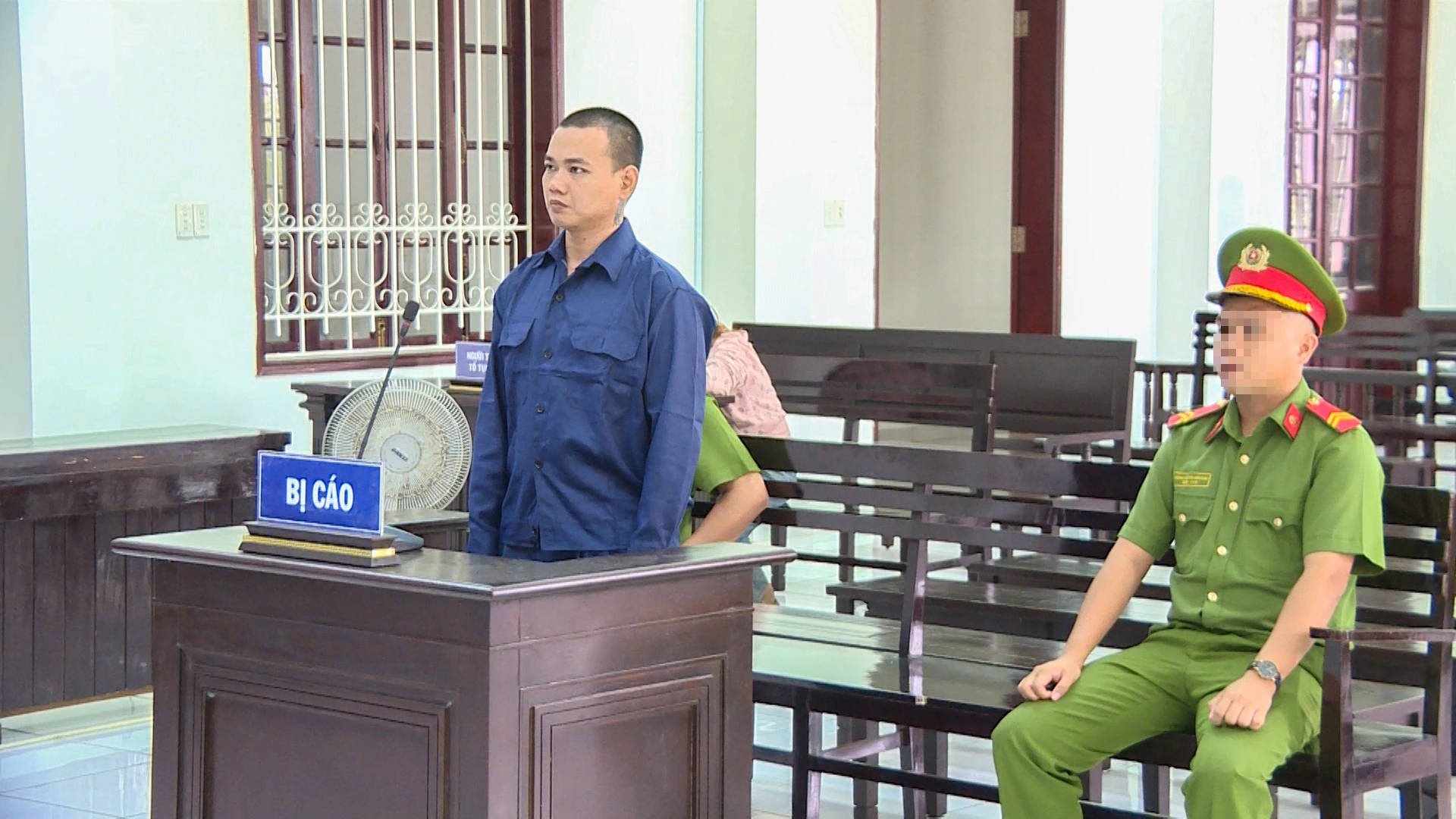 Nhờ bạn gái chuyển tiền mua ma túy sỉ về phân lẻ ra bán- Ảnh 1. Nhờ bạn gái chuyển tiền mua ma túy sỉ về phân lẻ ra bán- Ảnh 1.