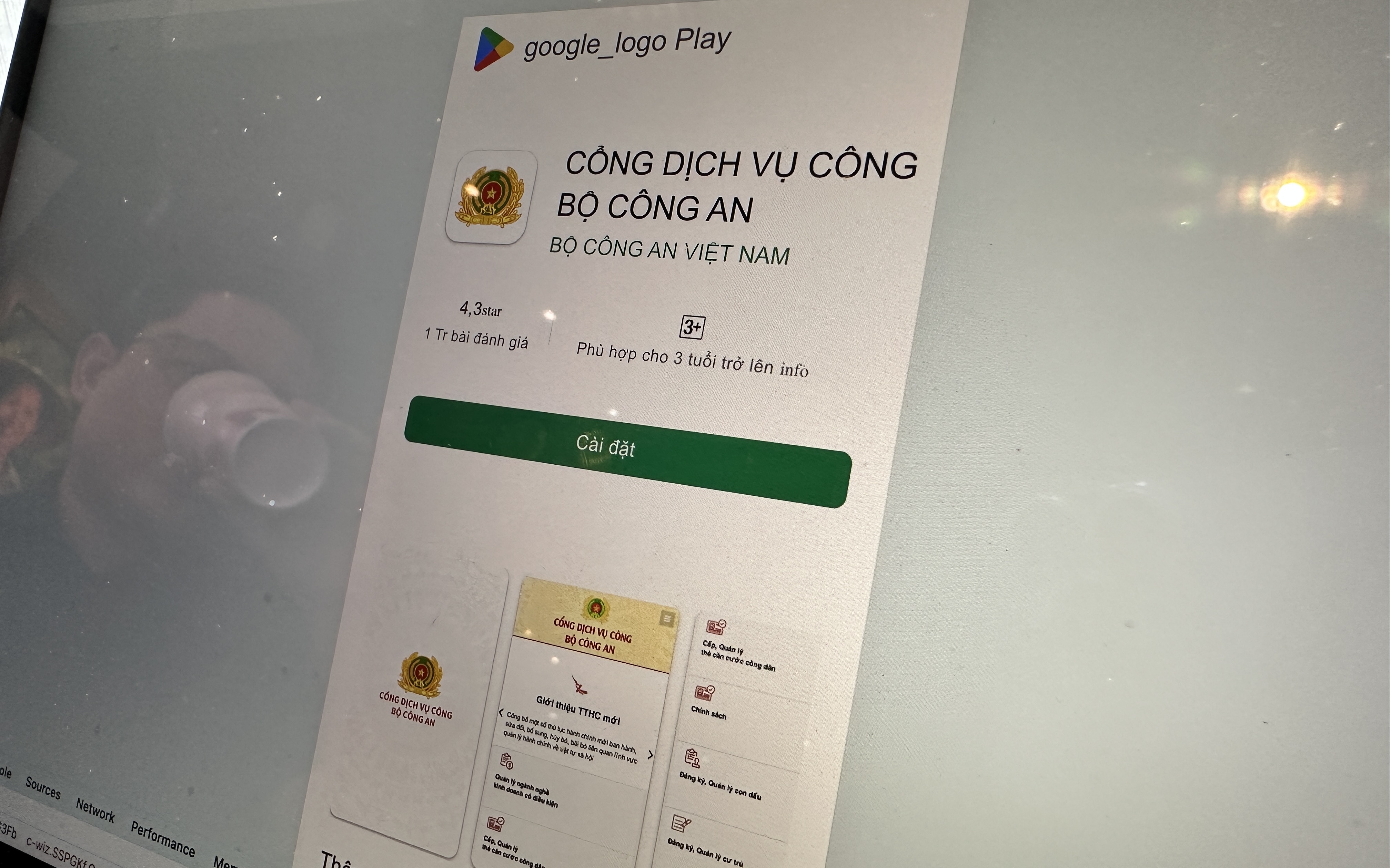 Rộ chiêu dùng app giả mạo cơ quan, dịch vụ công lừa chiếm đoạt tiền: Phân biệt thật giả thế nào?- Ảnh 2.