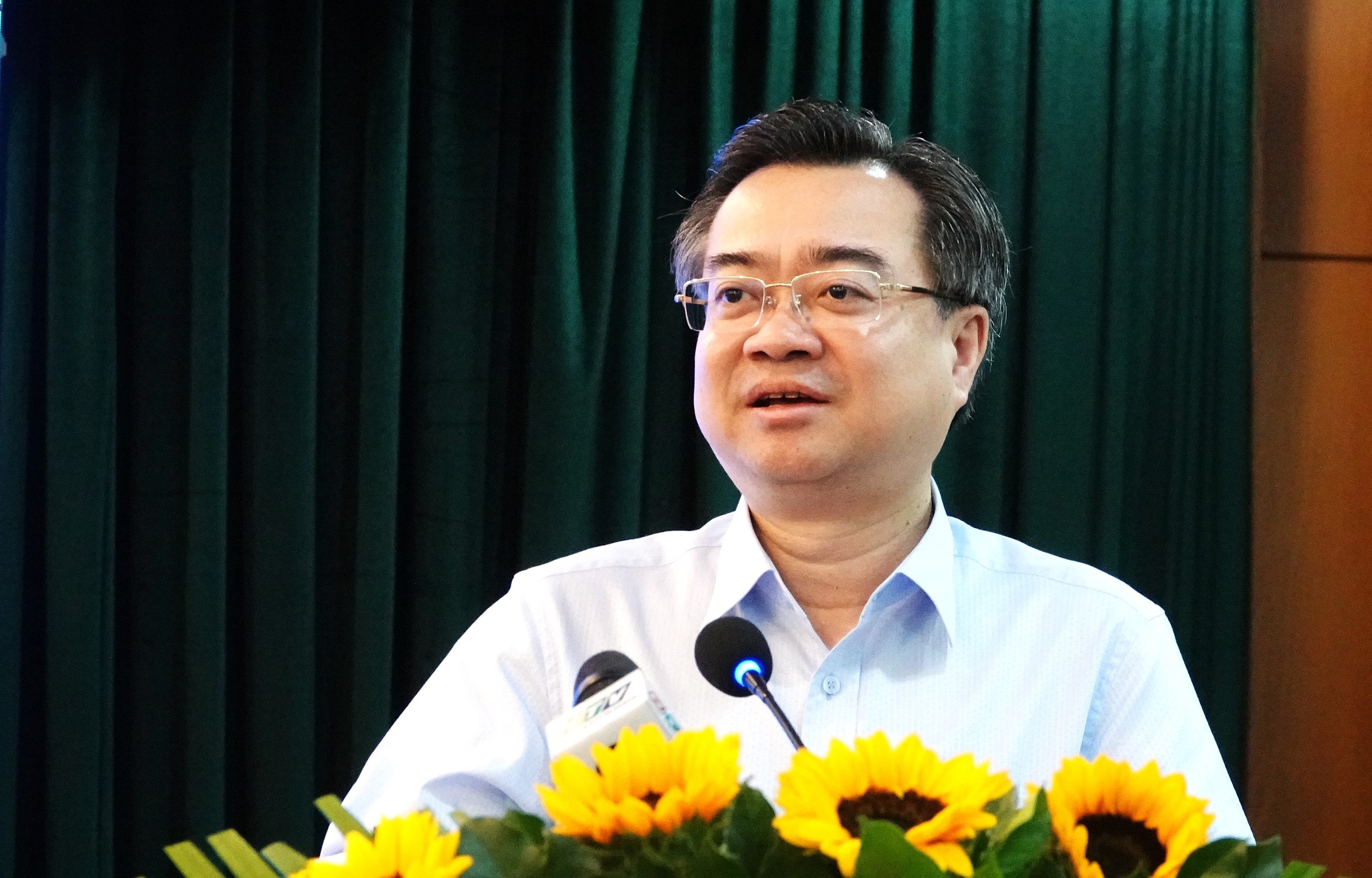 TP.HCM tạm dừng bổ nhiệm cán bộ giữ chức vụ cao hơn- Ảnh 1. TP.HCM tạm dừng bổ nhiệm cán bộ giữ chức vụ cao hơn- Ảnh 1.