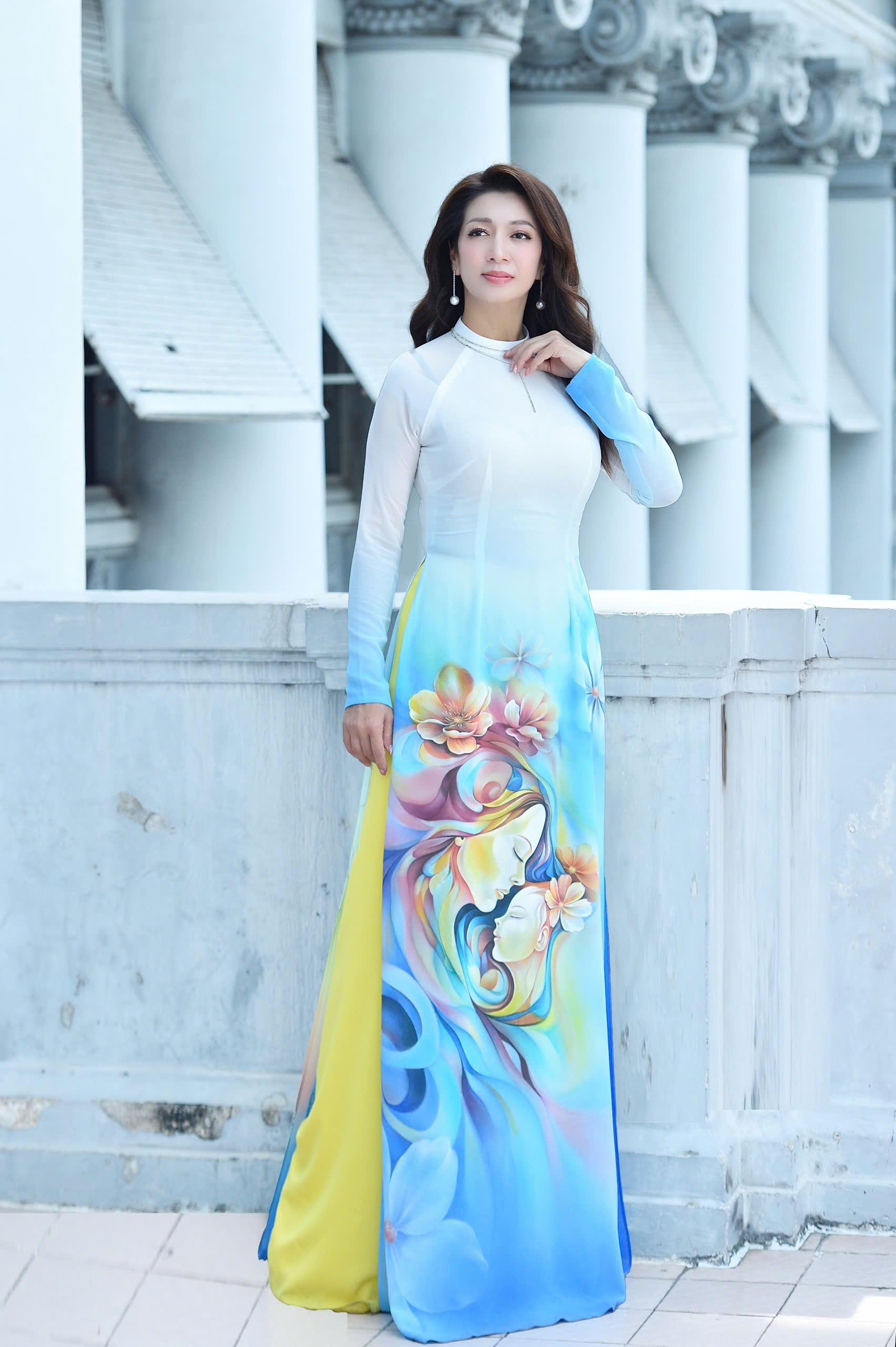 'Nữ hoàng ảnh lịch' Thanh Xuân khoe sắc bên con gái- Ảnh 6.