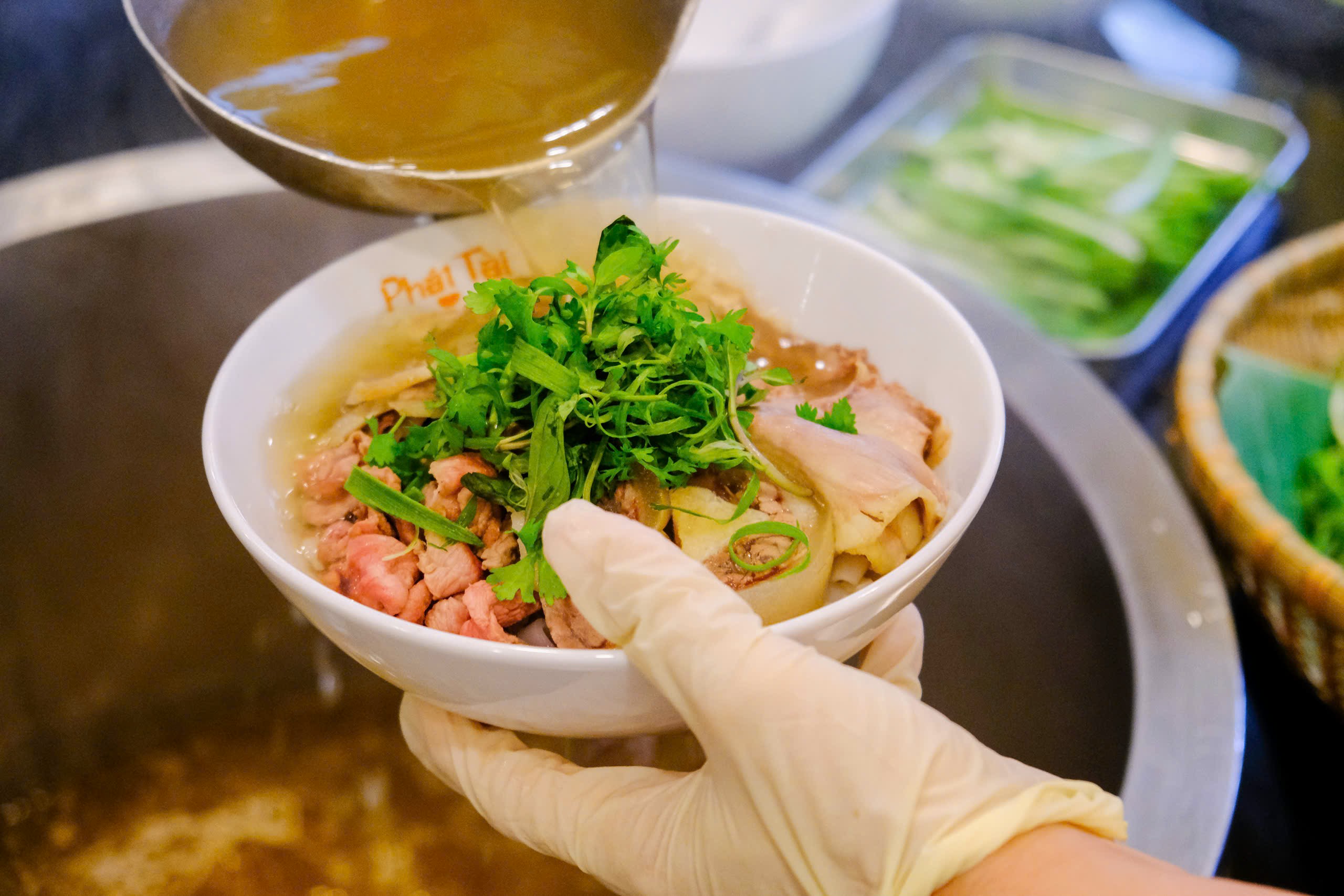 3 restaurace s hovězí nudlovou polévkou v severském stylu v Ho Či Minově Městě - Foto 5. 3 quán phở bò chuẩn vị Bắc ở TP.HCM- Ảnh 5.