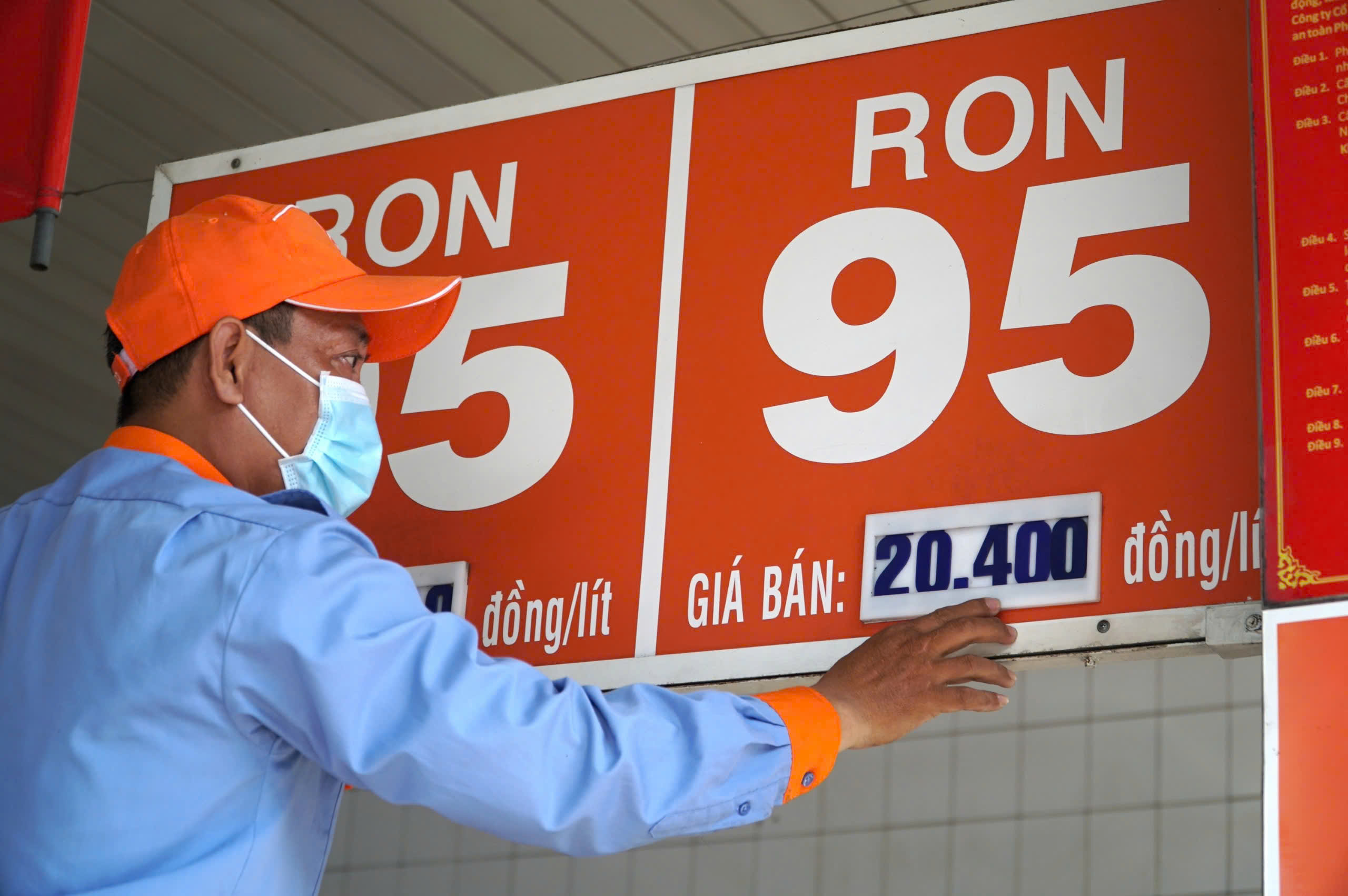 Giá xăng dầu hôm nay 7.3.2025: Trong nước và thế giới biến động trái chiều- Ảnh 1. Giá xăng dầu hôm nay 7.3.2025: Trong nước và thế giới biến động trái chiều- Ảnh 1.