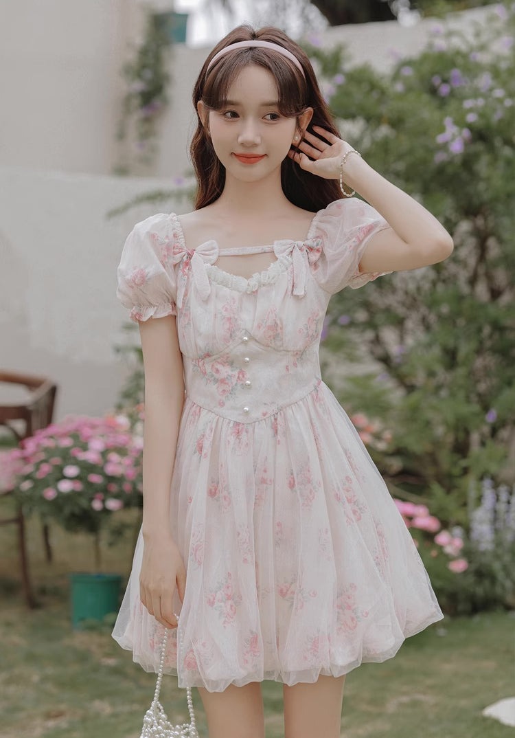 Những bản phối ngọt ngào với váy hoa trong mùa hè này  - Ảnh 2.