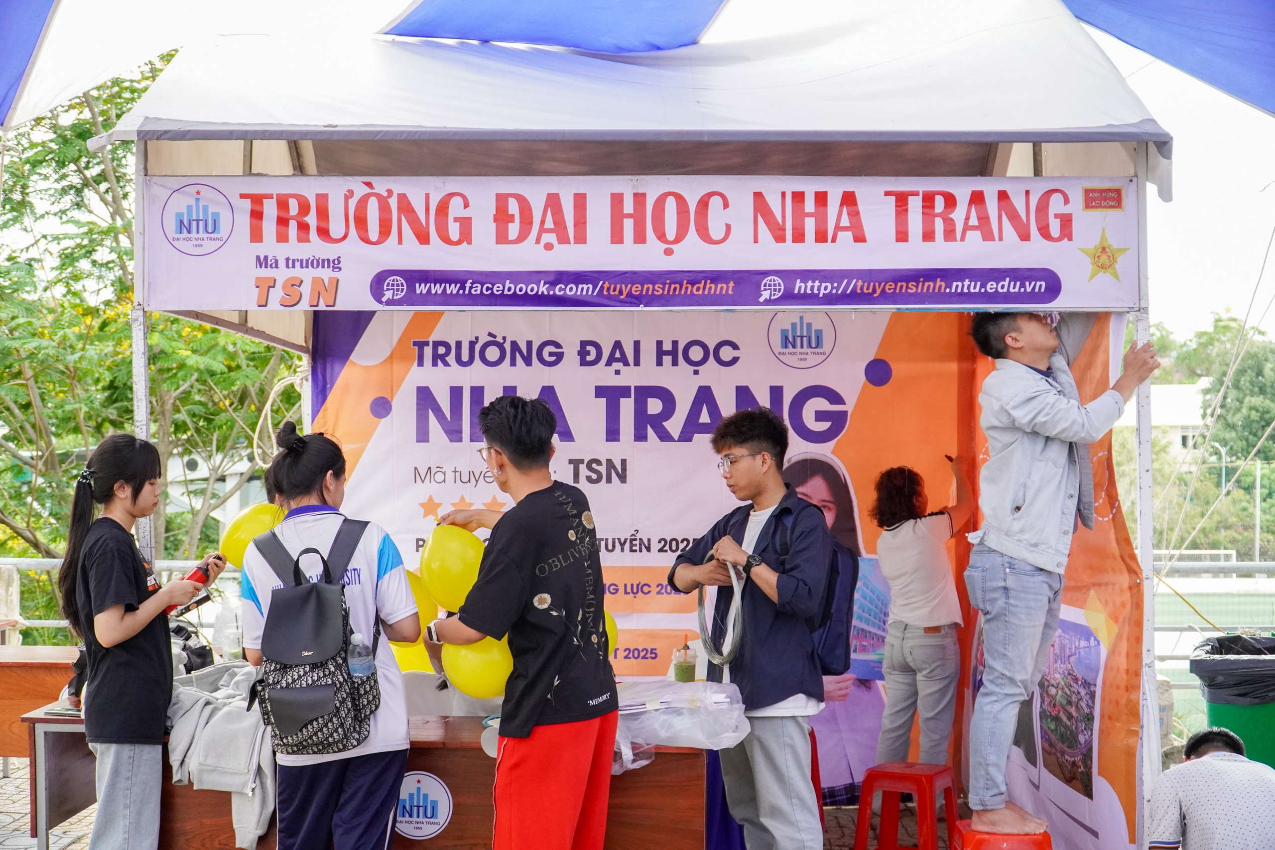 Sẵn sàng cho chương trình Tư vấn mùa thi ở Nha Trang - Ảnh 6.