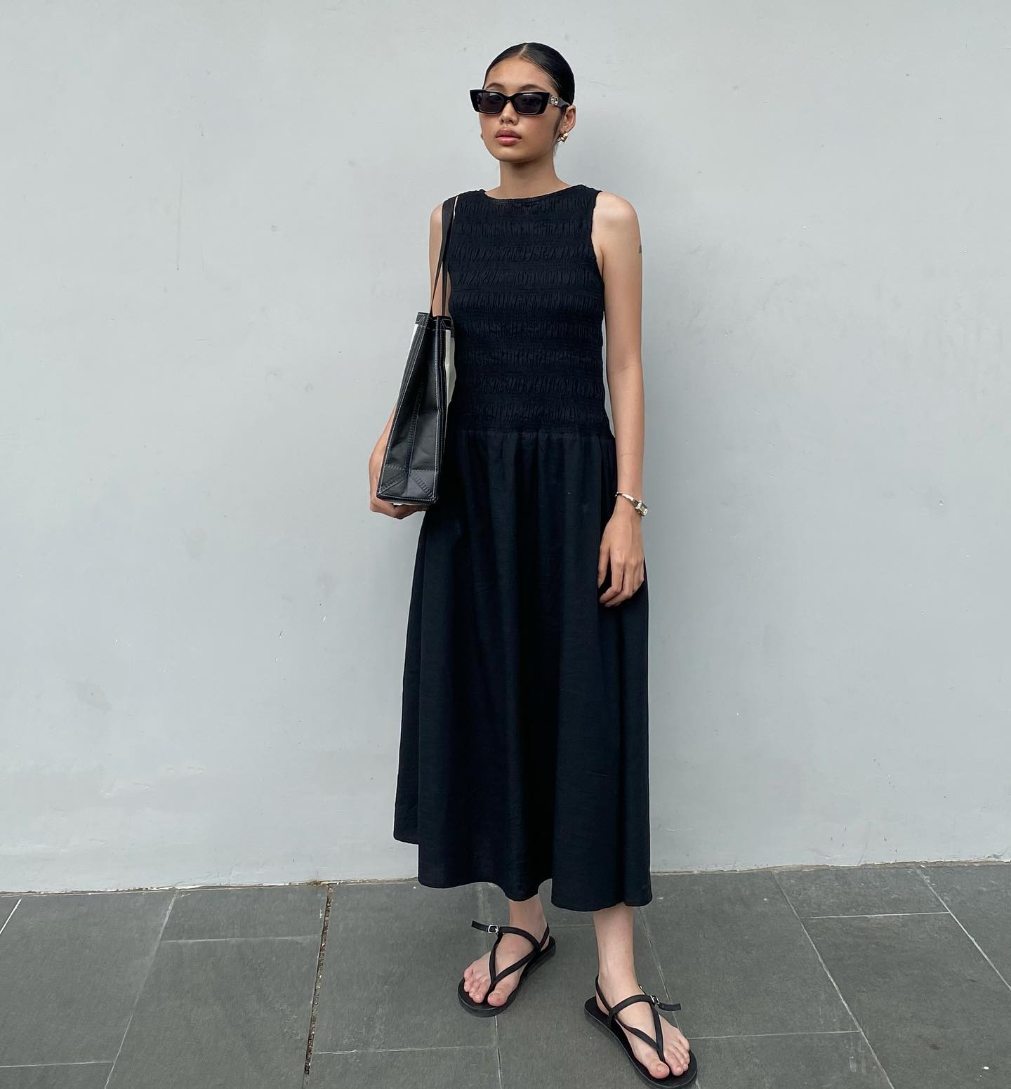 Tips for dressing simply, comfortably but with style in the sunny season - Photo 5. Mẹo mặc đẹp đơn giản, thoải mái nhưng có gu mùa nắng- Ảnh 5.