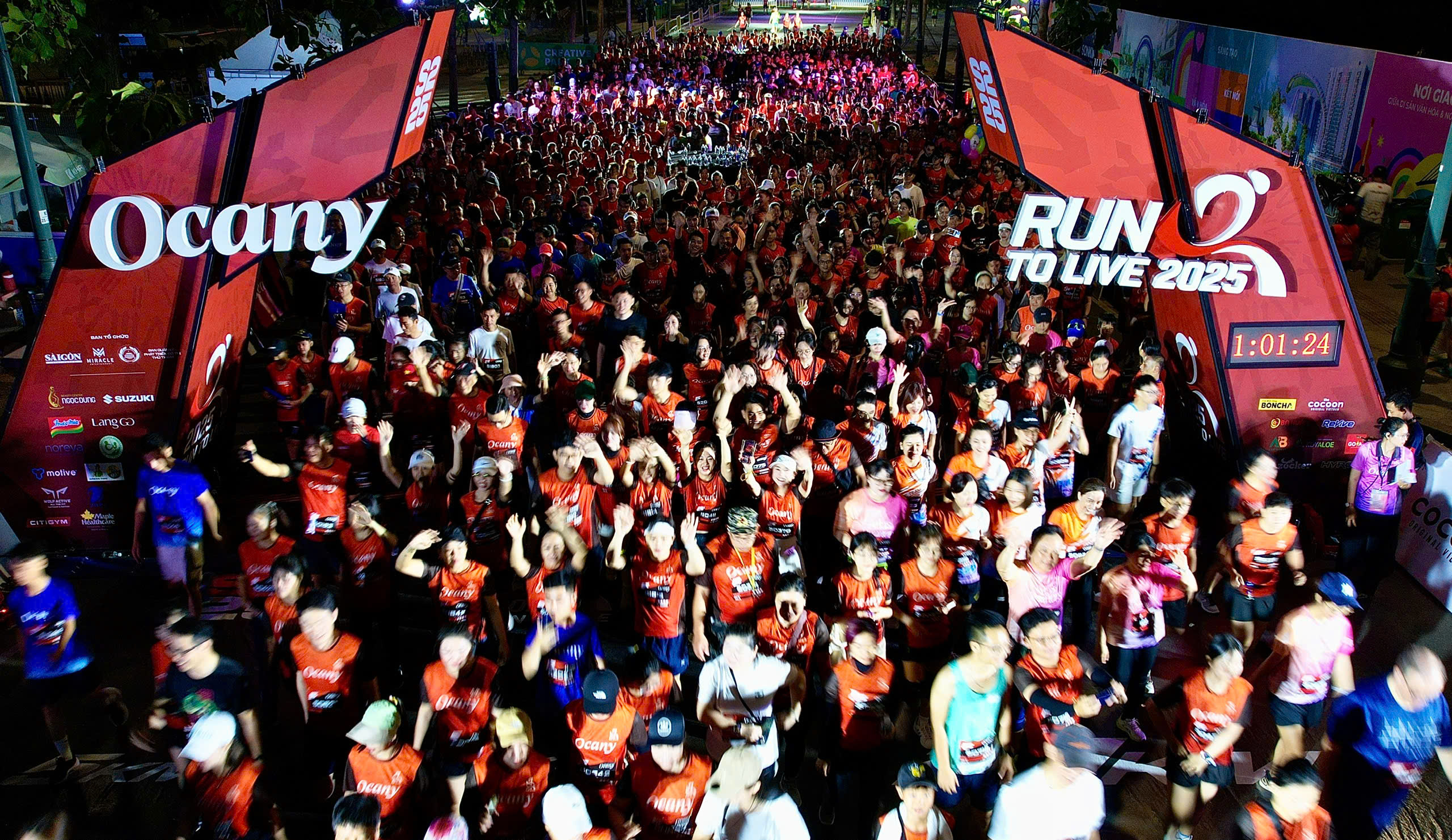 Nguyễn Thanh és Hong Le legyőzhetetlenek a Run To Live pályán - 3. kép. Nguyên Thanh, Hồng Lệ vô đối trên đường chạy Run To Live- Ảnh 3.