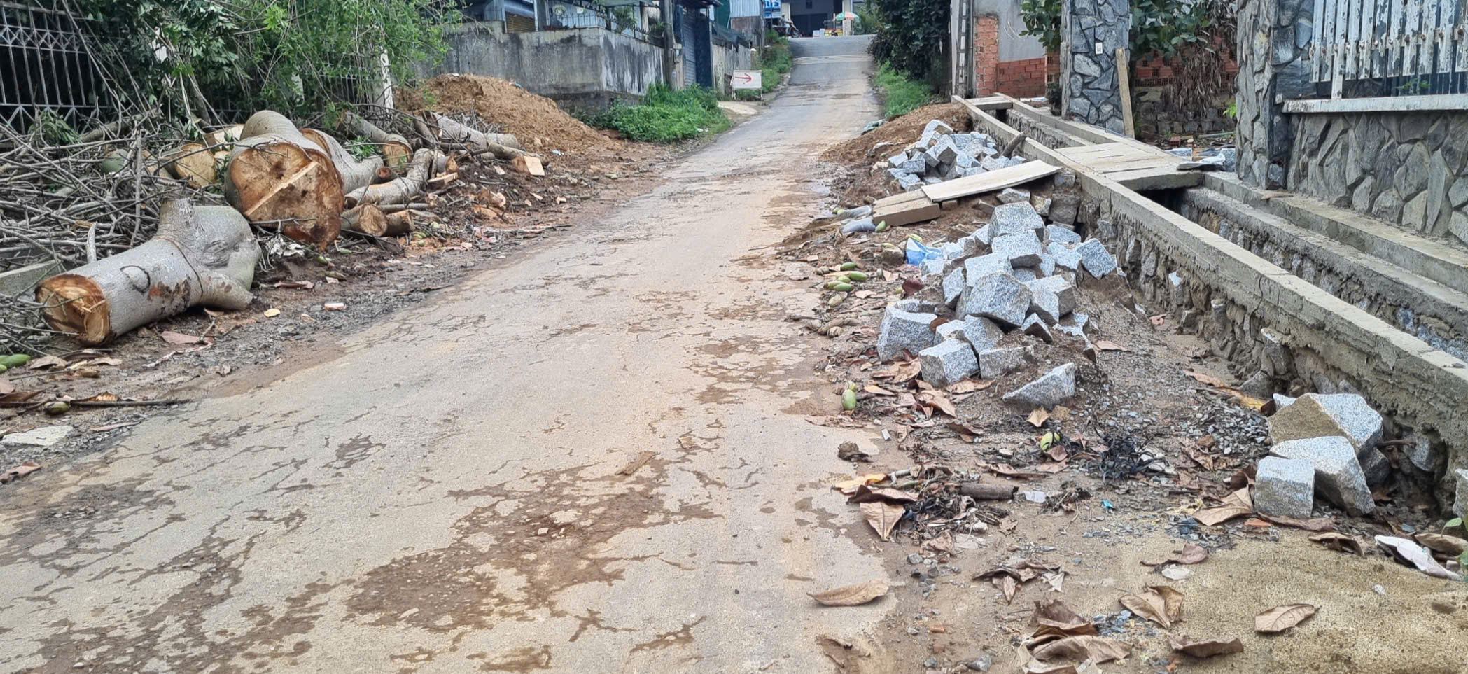 Lâm Đồng: Chậm thực hiện dự án đầu tư công, một chủ tịch xã bị phê bình- Ảnh 2. Lâm Đồng: Chậm thực hiện dự án đầu tư công, một chủ tịch xã bị phê bình- Ảnh 2.