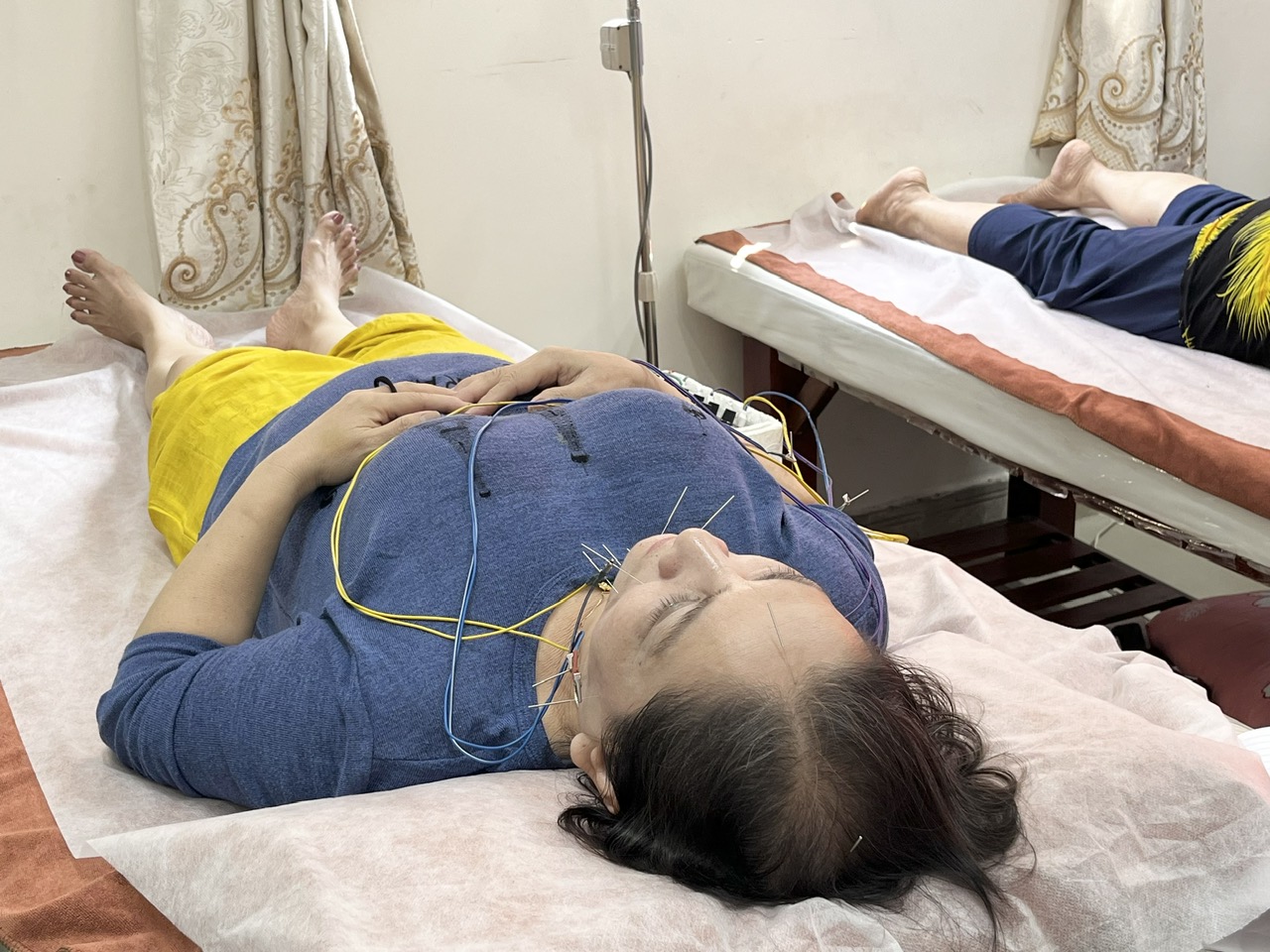 TP.HCM nghĩa tình: Phòng khám chẩn trị y học cổ truyền miễn phí chùa Linh Sơn- Ảnh 3. TP.HCM nghĩa tình: Phòng khám chẩn trị y học cổ truyền miễn phí chùa Linh Sơn- Ảnh 3.