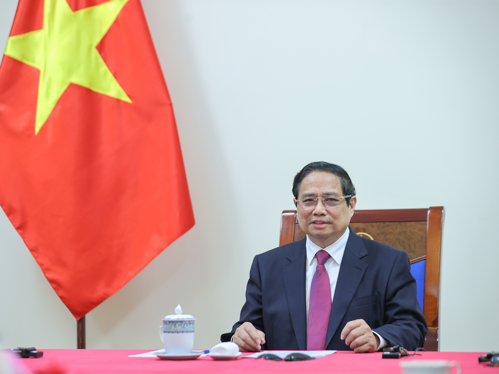 Việt Nam kiên trì đối thọai và ứng phó với thách thức thuế đối ứng toàn cầu - Ảnh 1. Việt Nam kiên trì đối thọai và ứng phó với thách thức thuế đối ứng toàn cầu - Ảnh 1.