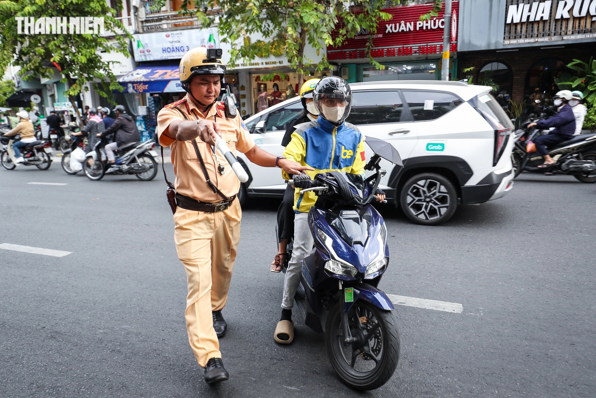 Lỗi phạt nguội người đi xe máy thường vi phạm hàng ngày - Ảnh 2.