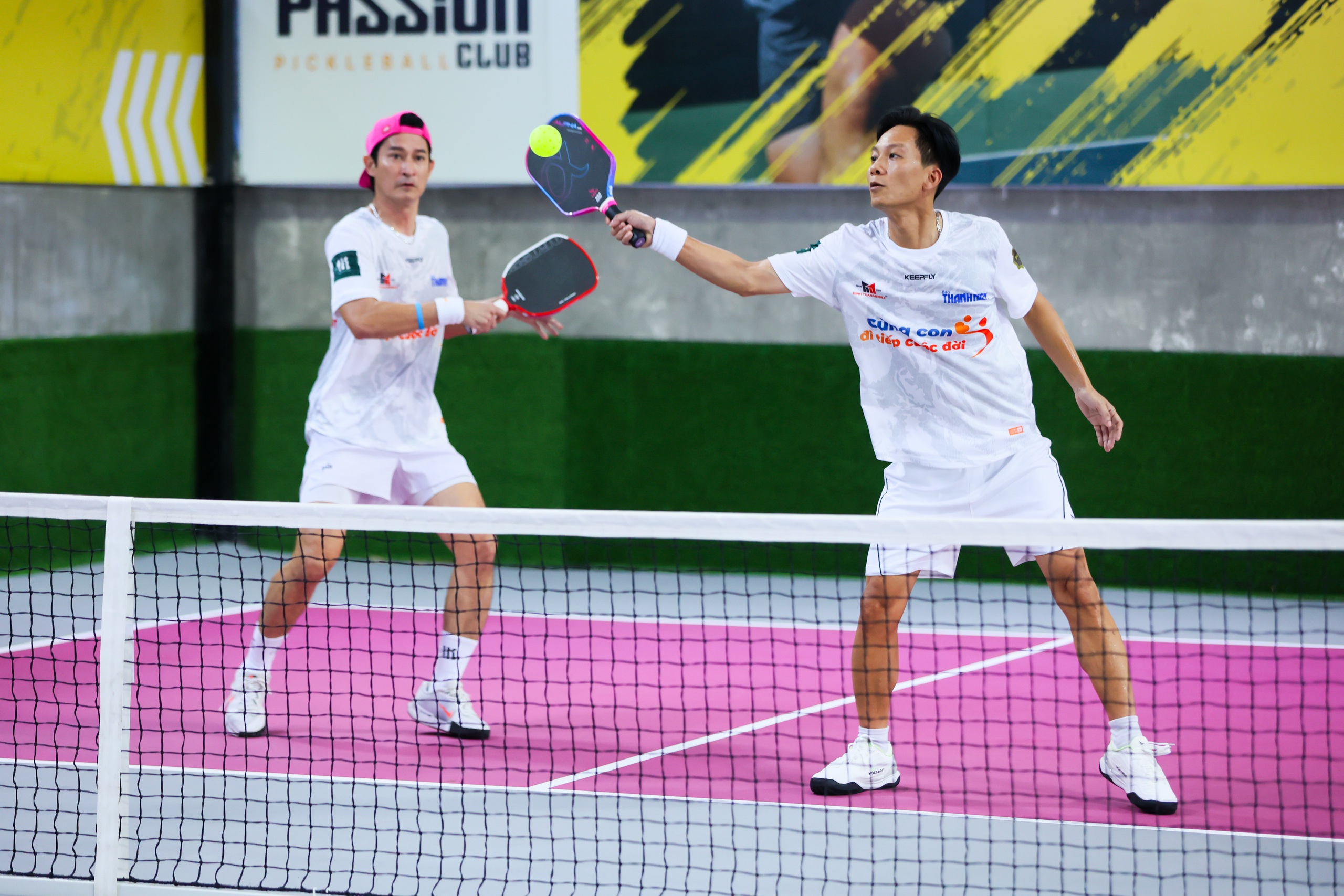 Những khoảnh khắc cảm xúc tại giải pickleball 'Cùng con đi tiếp cuộc đời'- Ảnh 5. Những khoảnh khắc cảm xúc tại giải pickleball 'Cùng con đi tiếp cuộc đời'- Ảnh 5.