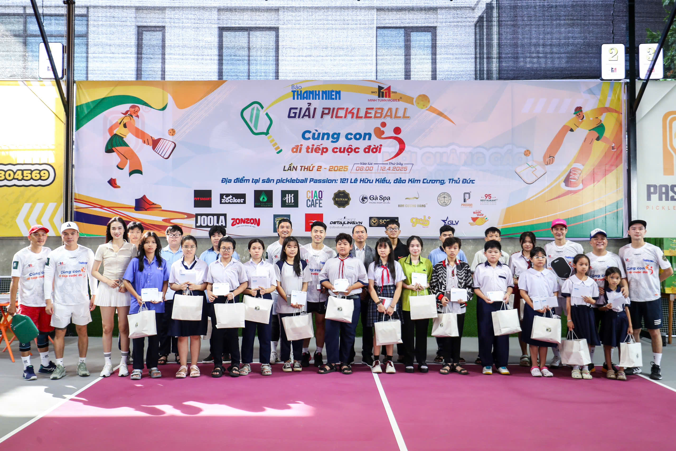 Die Bedeutung des Pickleball-Turniers „Das Leben mit Ihrem Kind weiterführen“ – Foto 1. Ý nghĩa giải pickleball ‘Cùng con đi tiếp cuộc đời’- Ảnh 1.