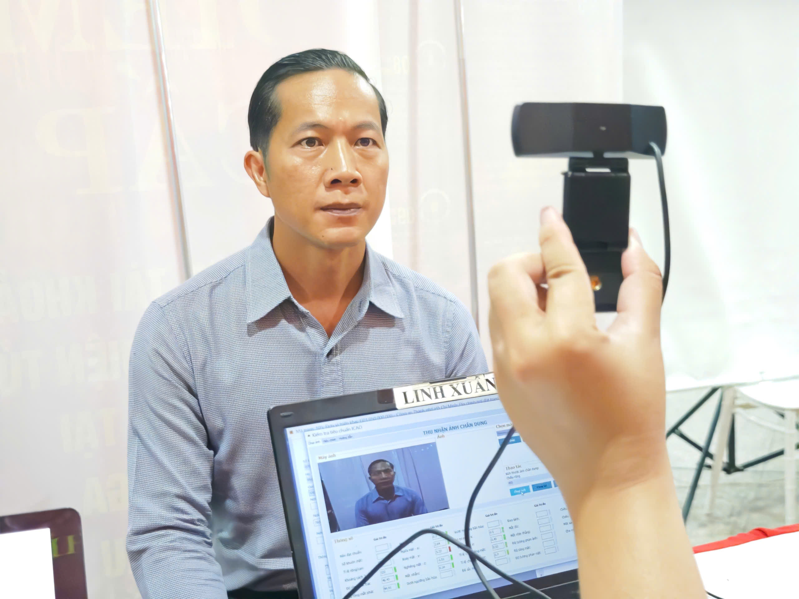 Đến ga metro Bến Thành cấp thẻ căn cước cho học sinh, người dân TP.HCM - Ảnh 10.