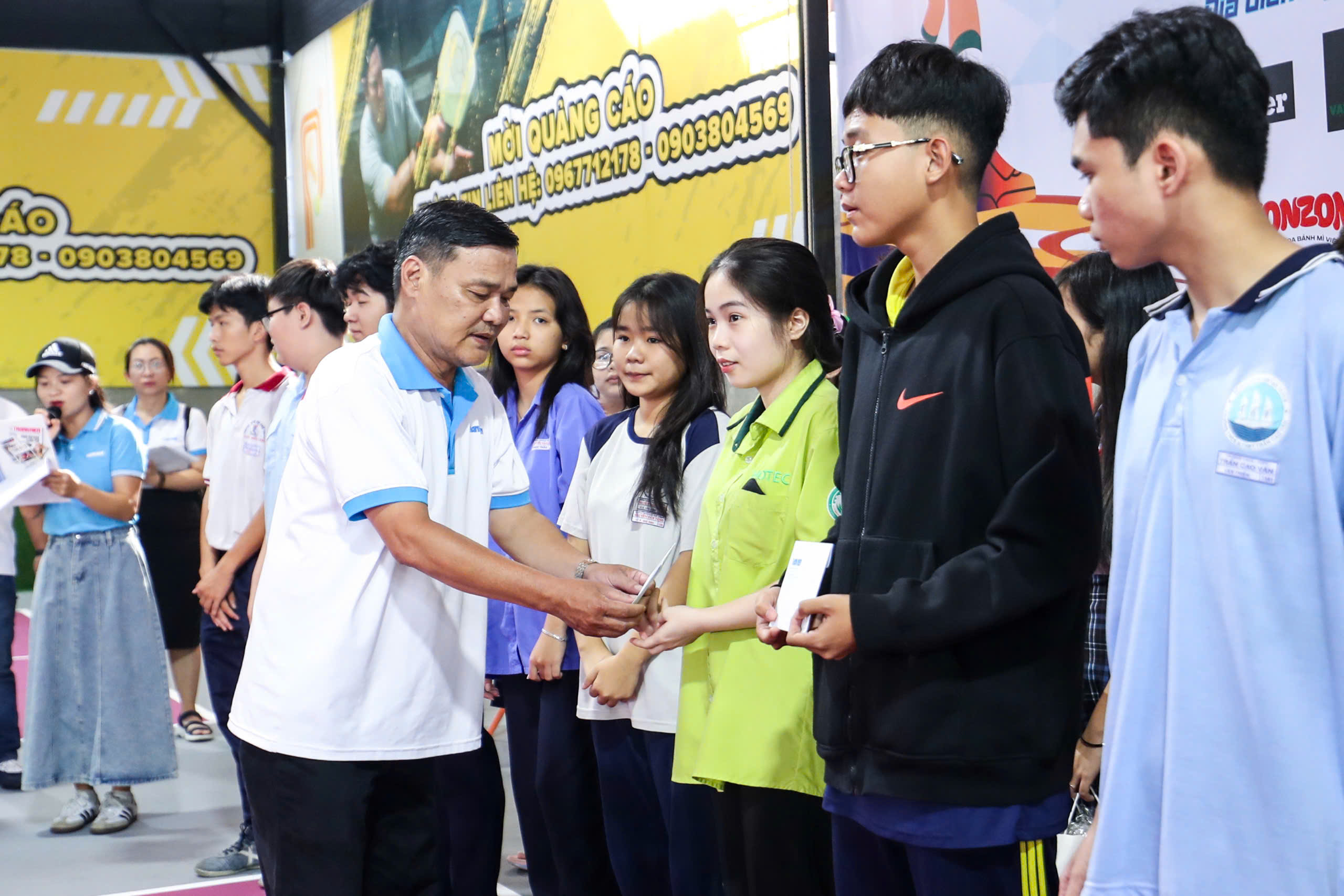 Trao 110 triệu đồng tại giải pickleball 'Cùng con đi tiếp cuộc đời'- Ảnh 2.