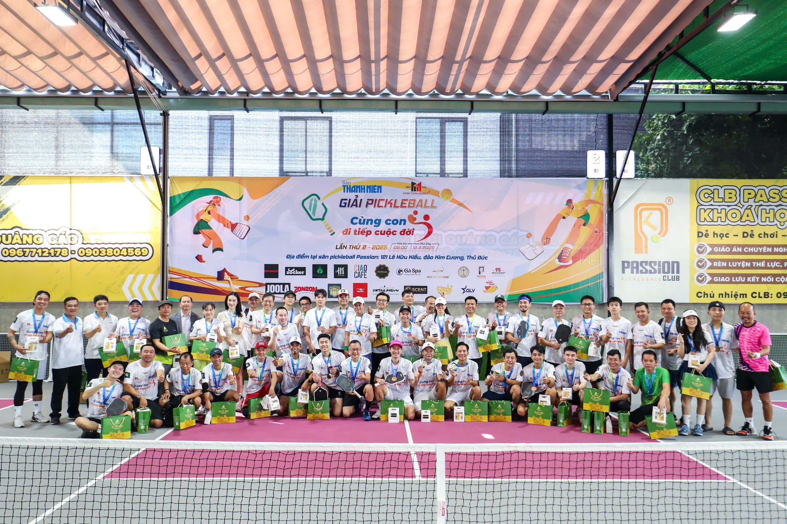 Những khoảnh khắc cảm xúc tại giải pickleball 'Cùng con đi tiếp cuộc đời'- Ảnh 27. Những khoảnh khắc cảm xúc tại giải pickleball 'Cùng con đi tiếp cuộc đời'- Ảnh 27.